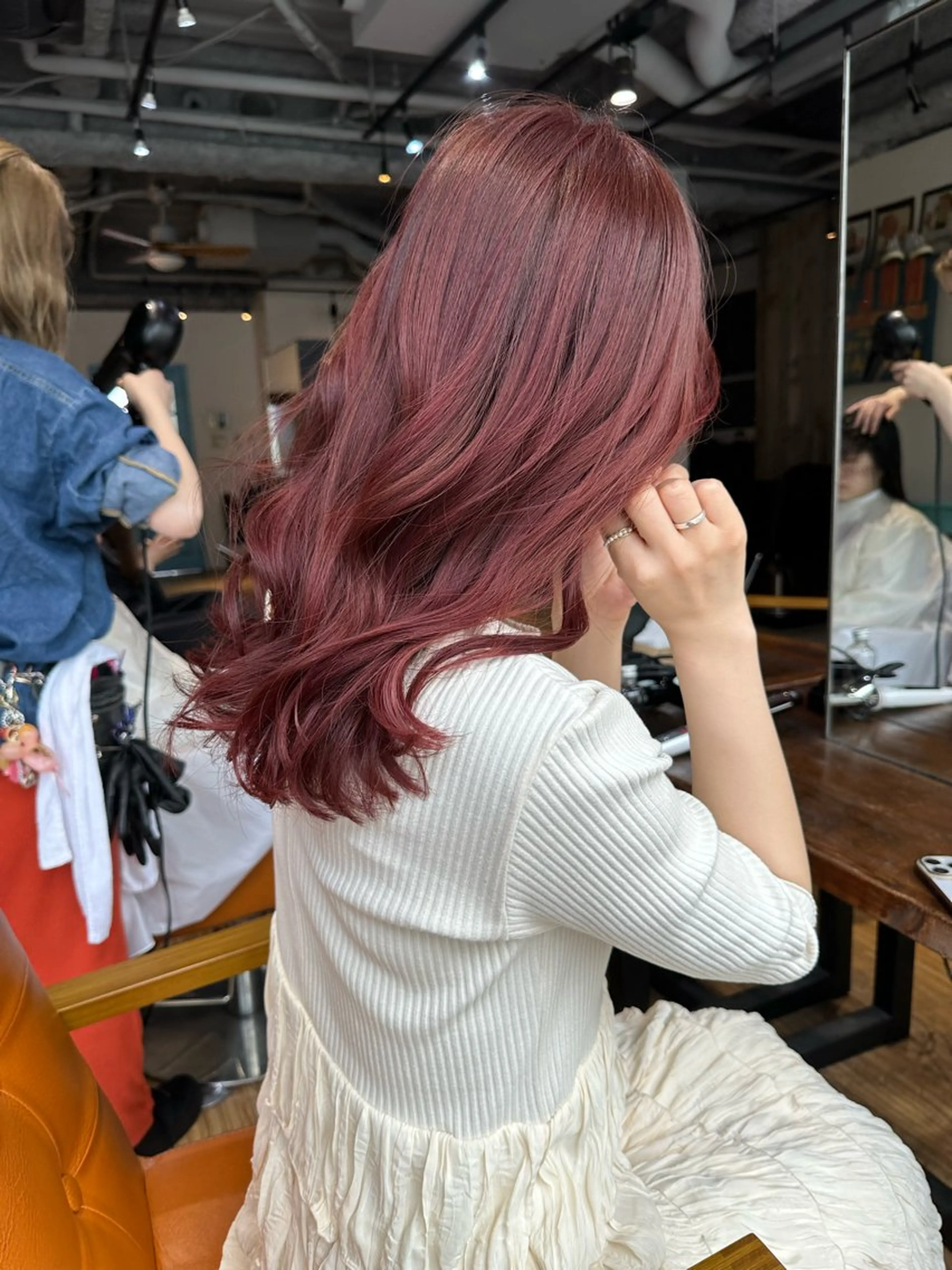 ミディアム レイヤーカット🫧／ ブリーチ✨TOWAのヘアスタイル