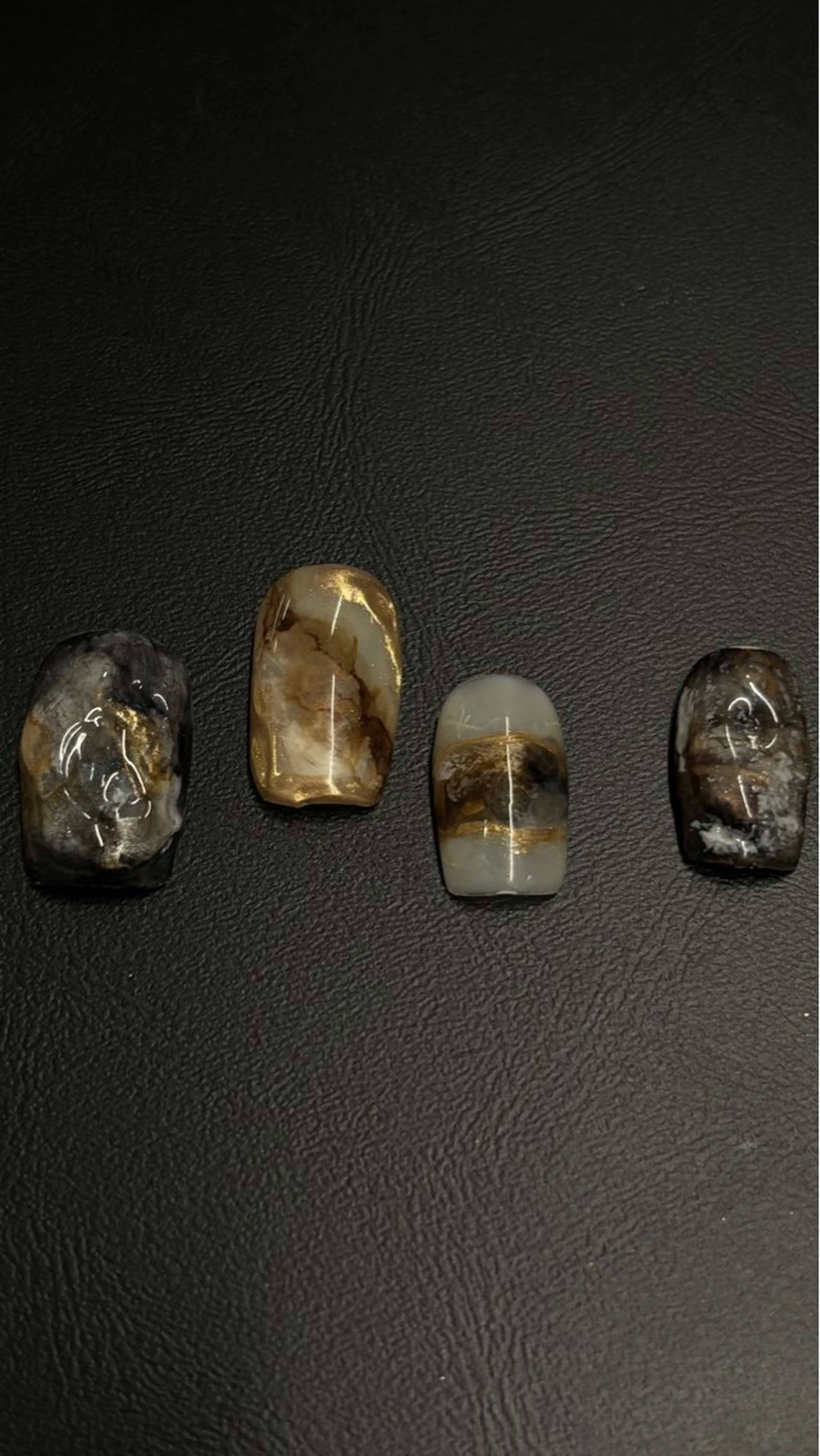 ネイル ブラウン ハンドネイル sister  mohawk所属・chika ／ nailのネイルデザイン