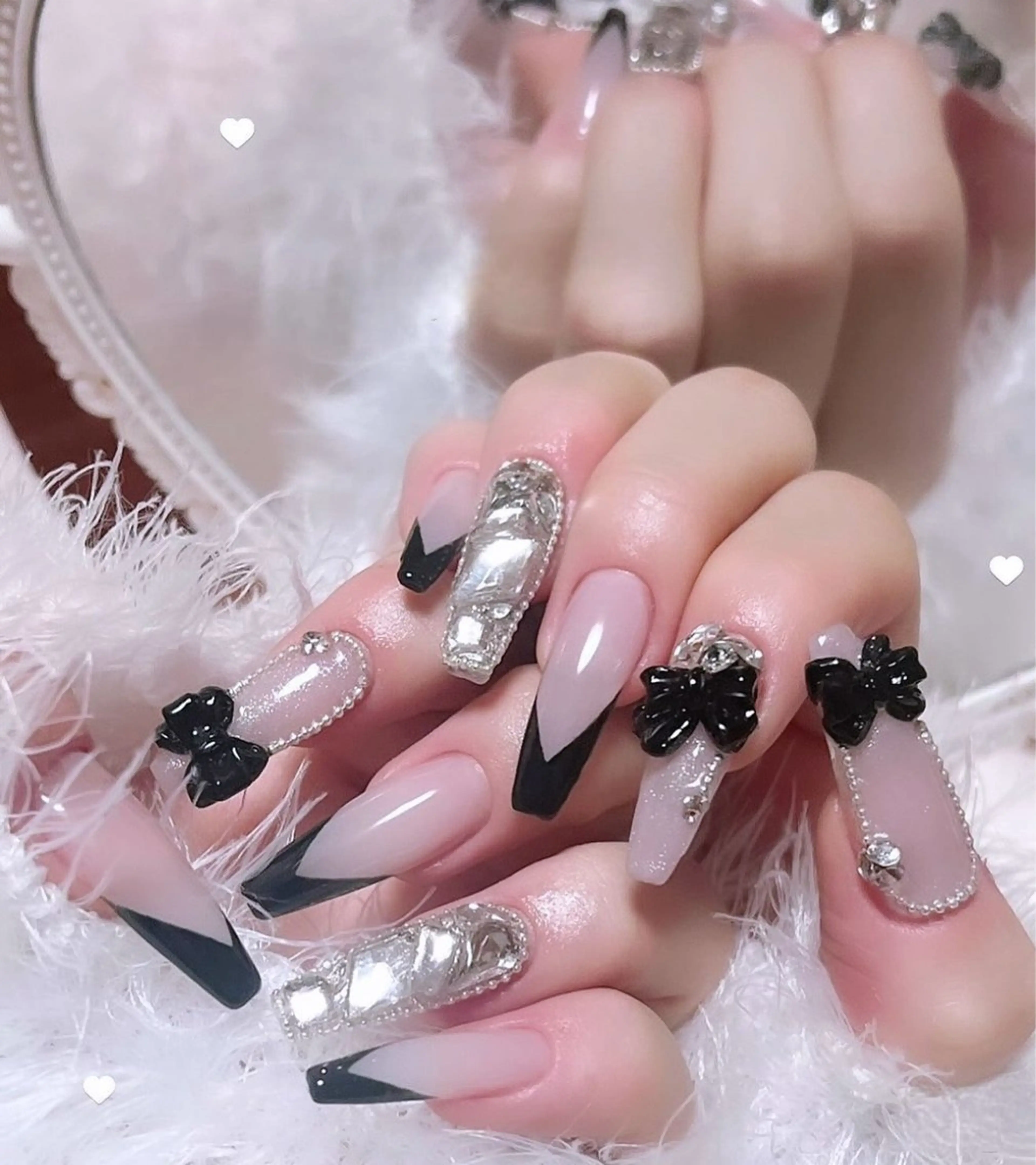 ネイル フレンチネイル キラキラネイル マグネットネイル ミラーネイル ニュアンスネイル ハンドネイル Lyn TA Nailのネイルデザイン