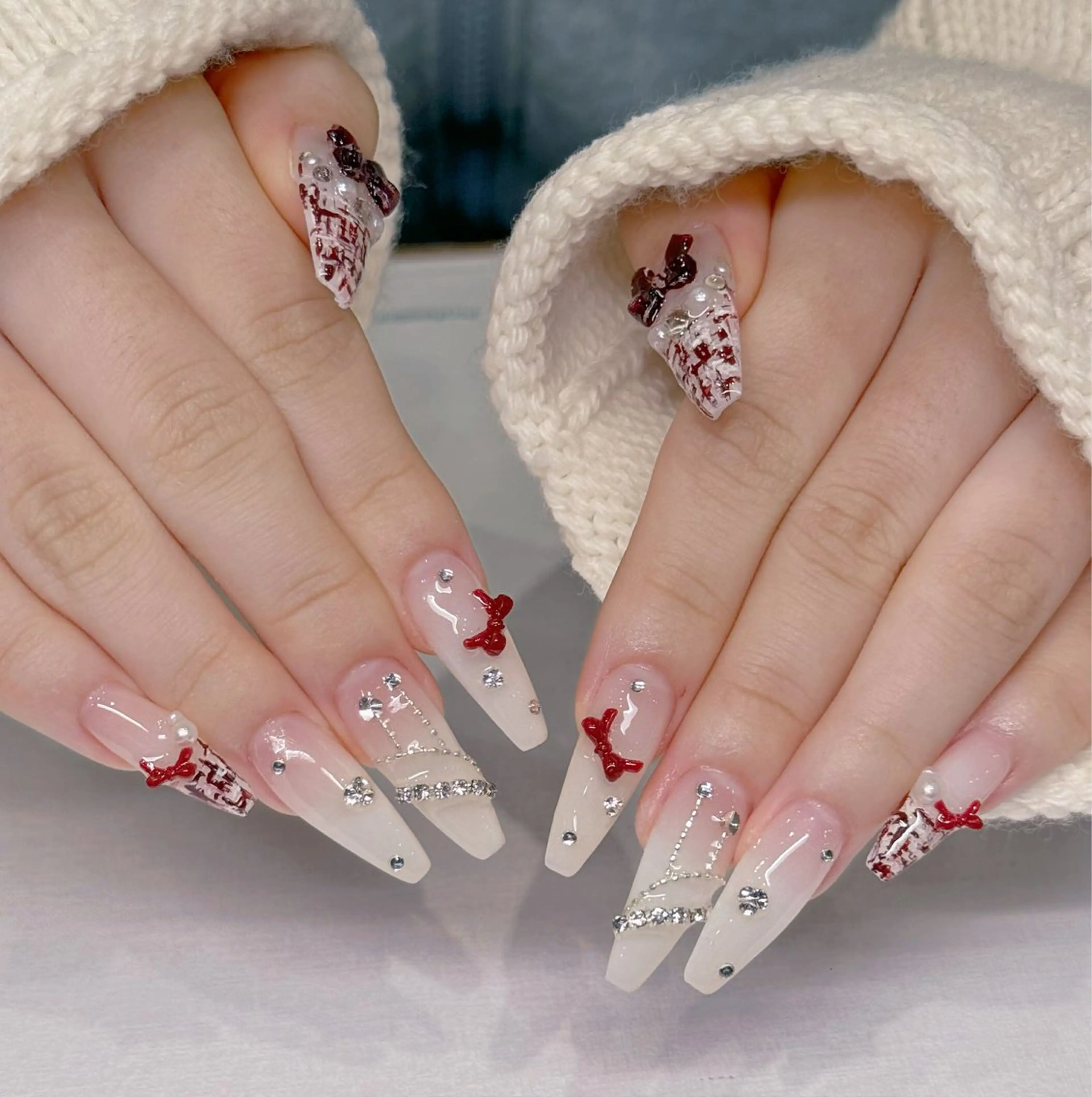 ネイル オーロラネイル ブルー チークネイル フットネイル フレンチネイル ハンドネイル Nails 168 ネイルズイロハのネイルデザイン