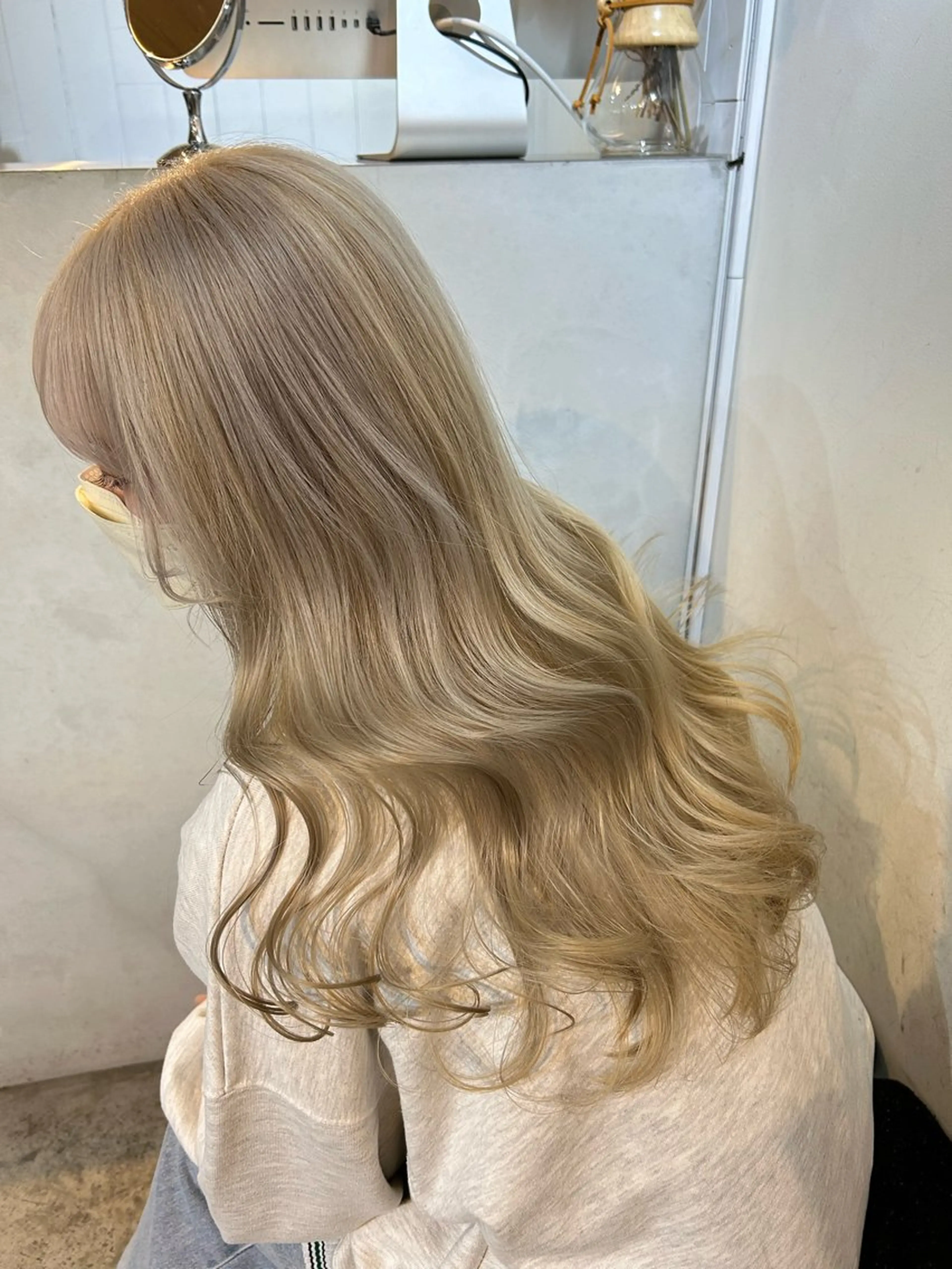 ロング カラー ブロンド ホワイトブロンド カット ヘアカラー トリートメント 🧸艶々韓国ヘア 🧁mizunaのヘアスタイル