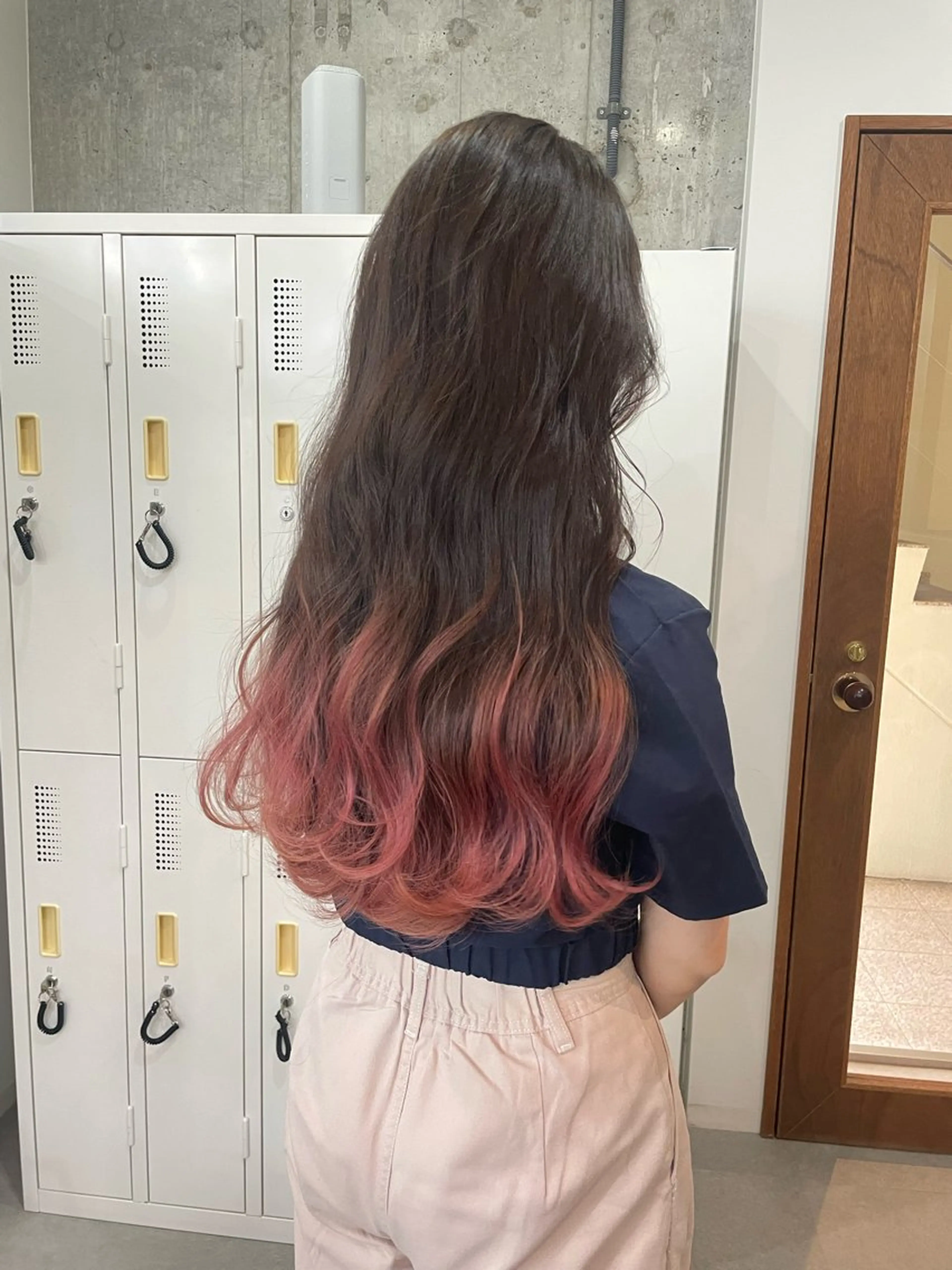ロング ヘアカラー 横山 奈央のヘアスタイル