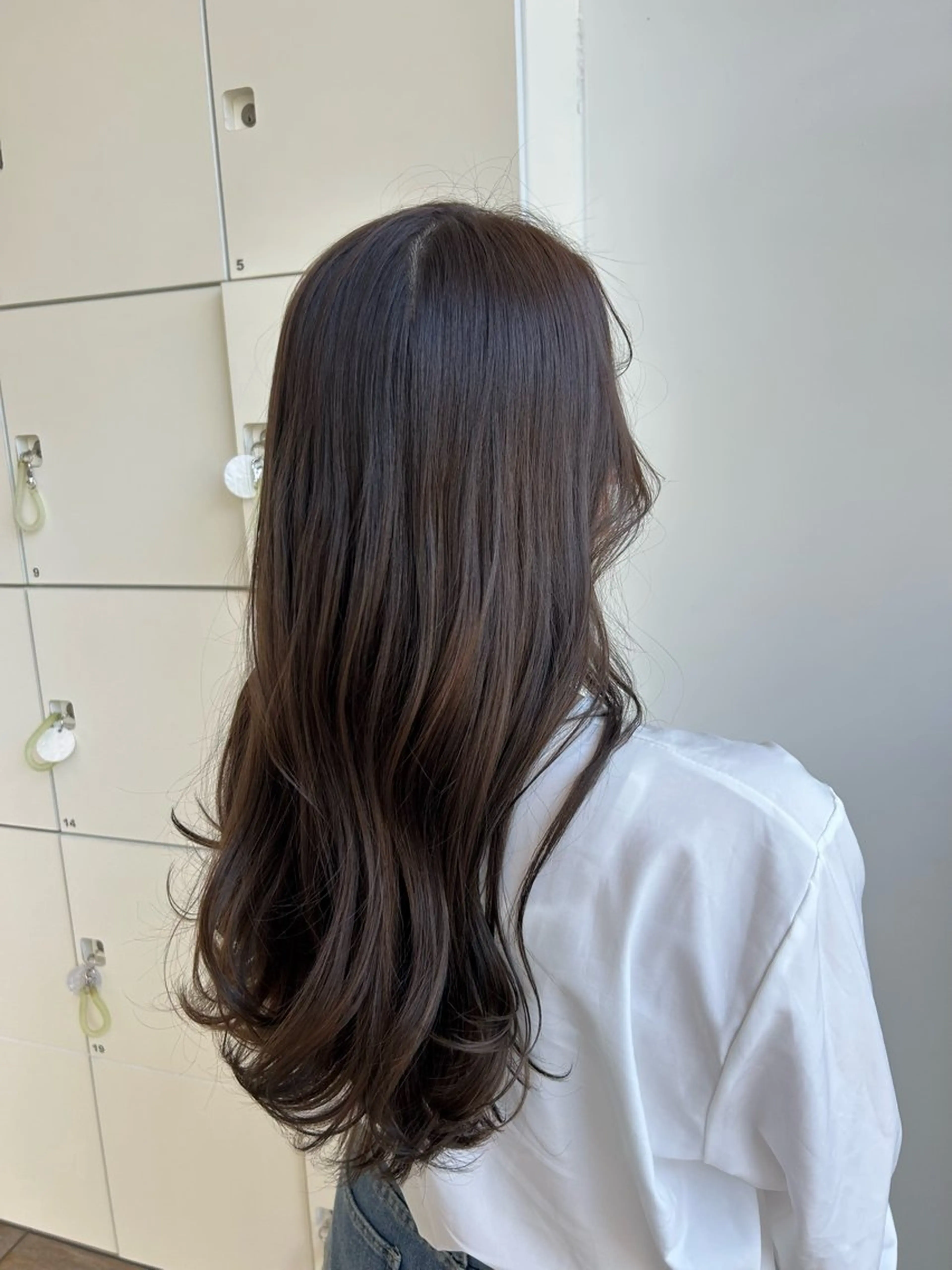 ロング 村松 麻菜のヘアスタイル