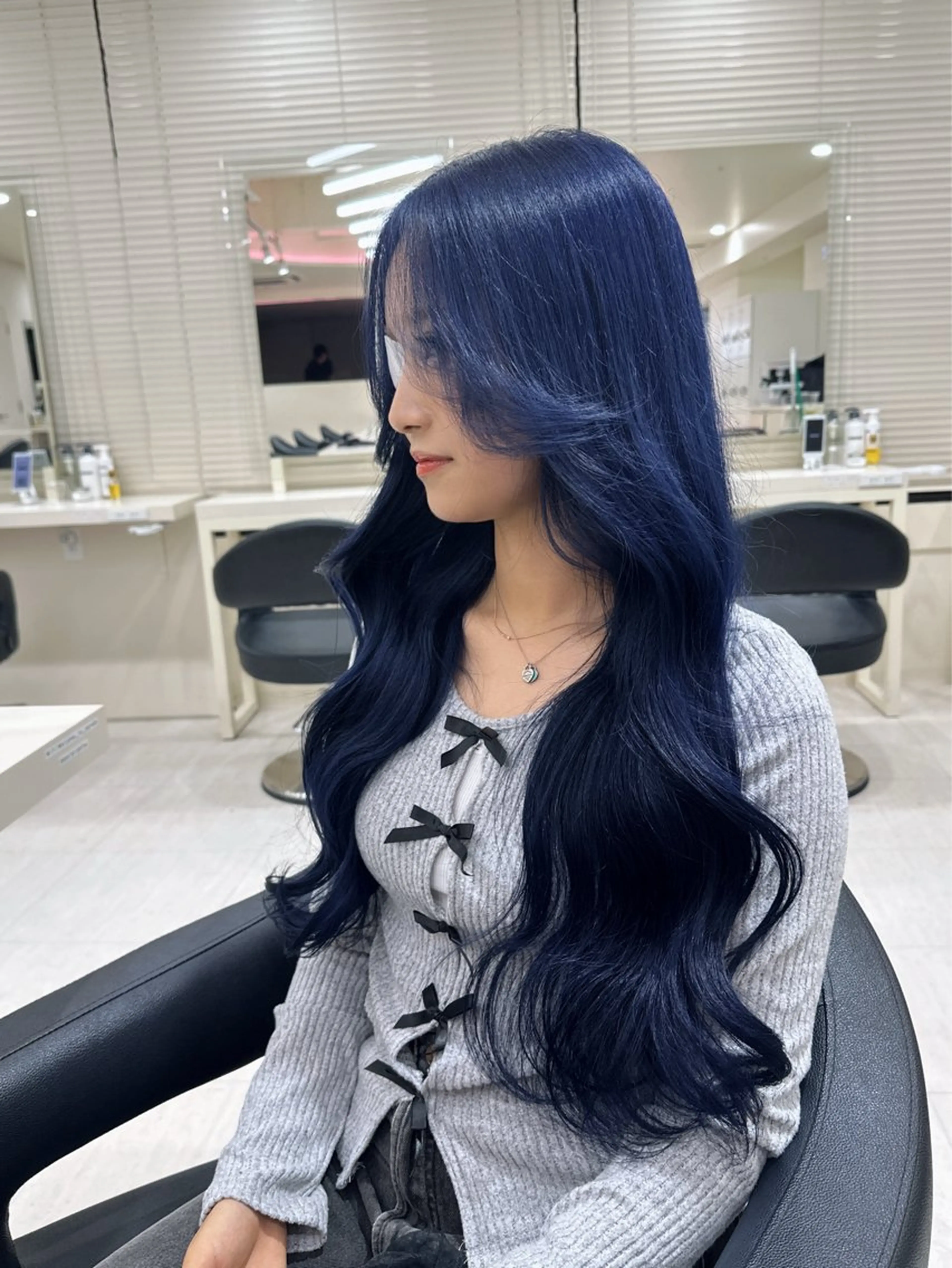 ロング カラー ヘアアレンジ カット ヘアカラー トリートメント 🌈艶カラー/ 韓国風レイヤーカットのヘアスタイル