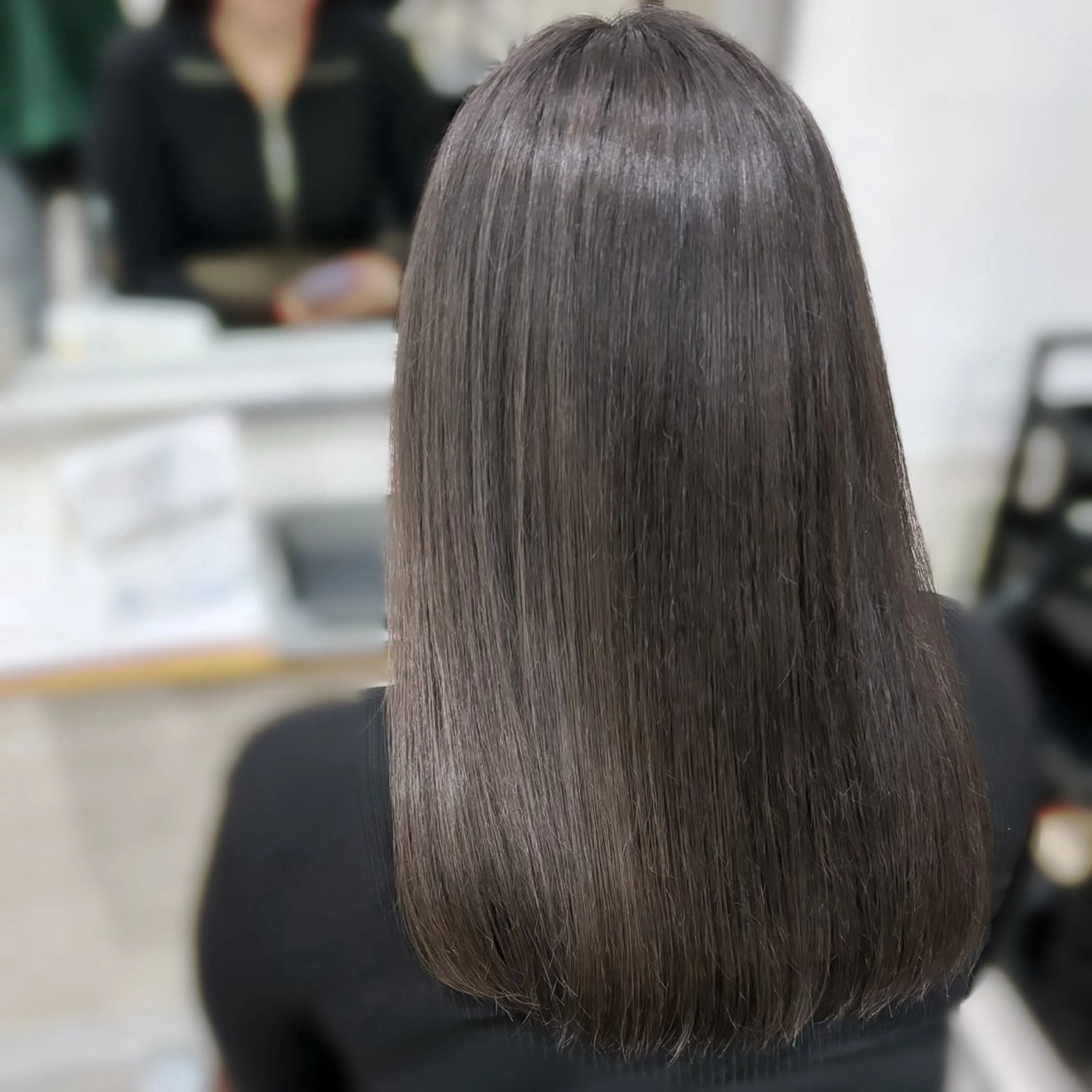 ロング カラー 生尾 虹水のヘアスタイル