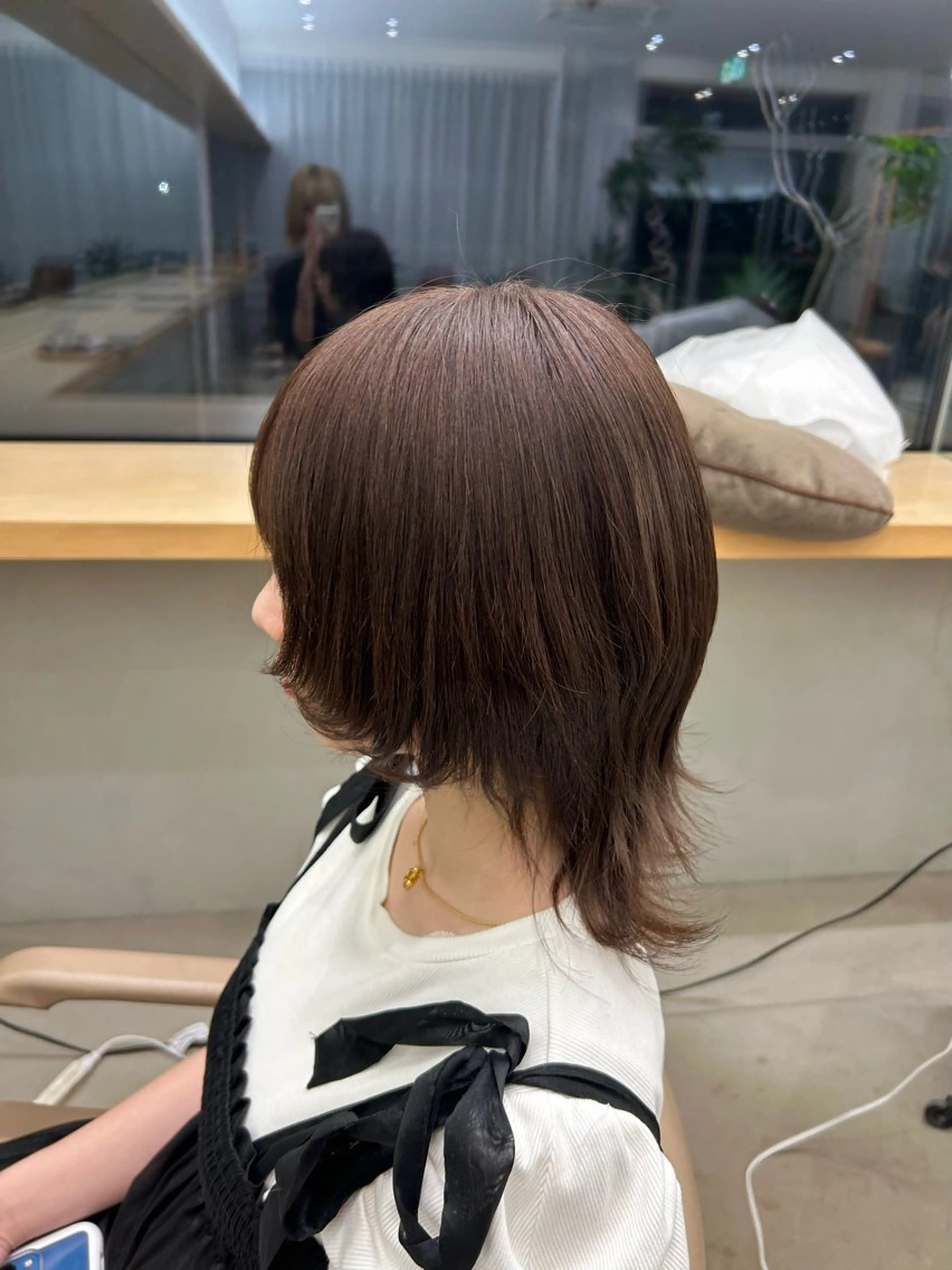 ミディアム カラー ウルフカット つくばUtooe's 石田桃花のヘアスタイル