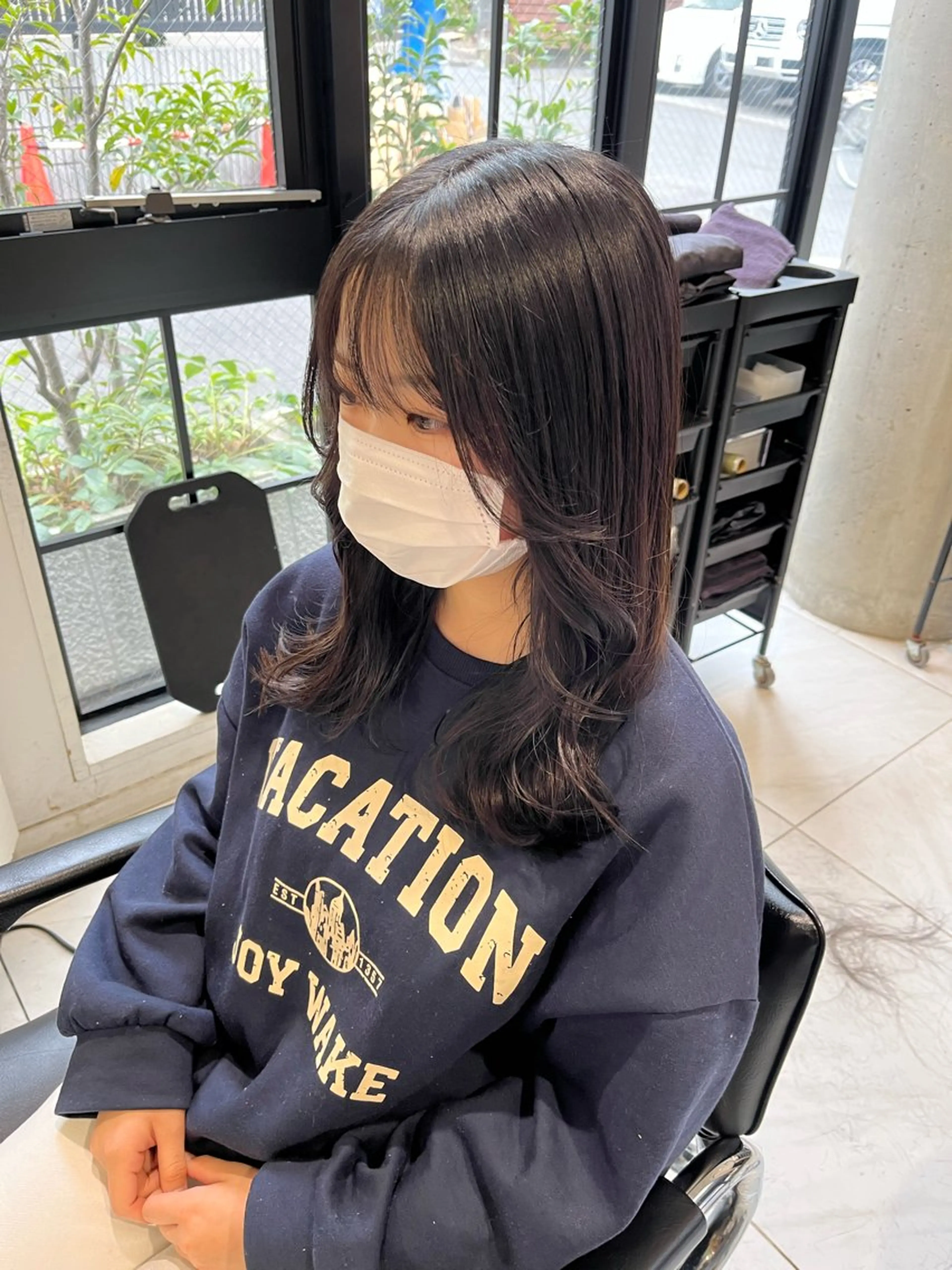 セミロング ナミ🩶暗髪/暖色 ❤️/透明感/縮毛のヘアスタイル