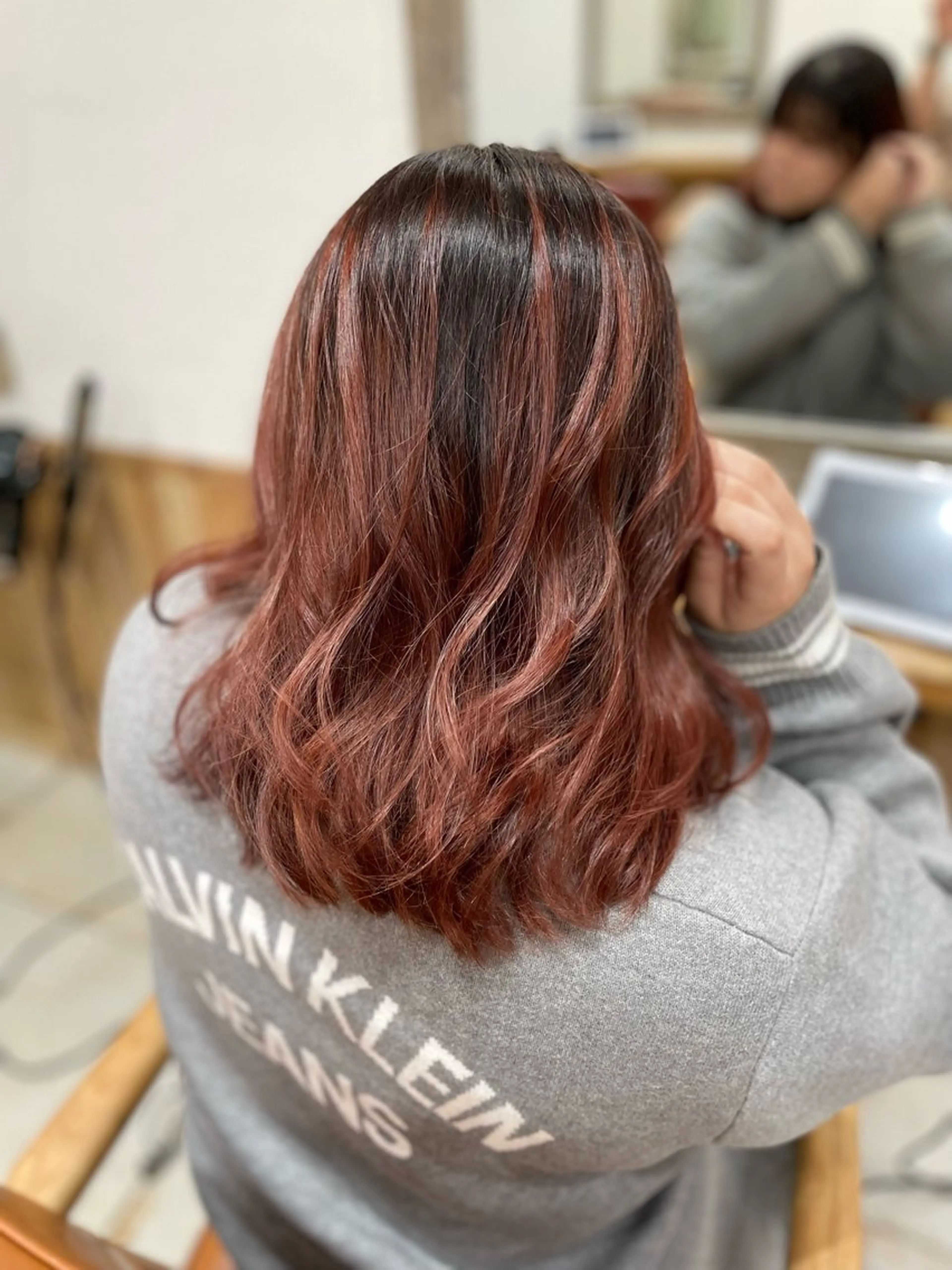 カラー ヘアカラー Kana .のヘアスタイル