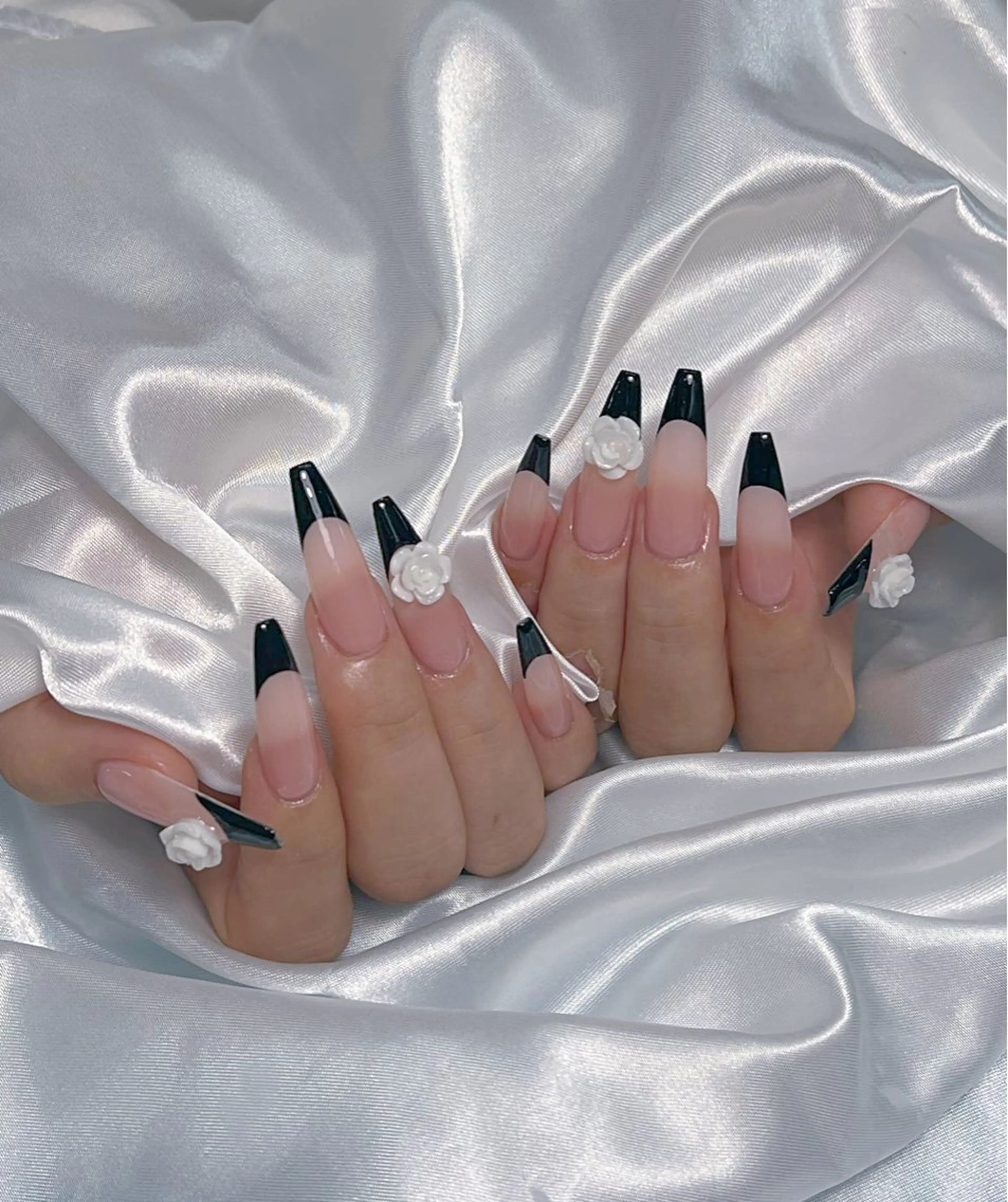 ネイル ハンドネイル LEELA NAIL STUDIO所属・LEELA NAIL STUDIOのネイルデザイン