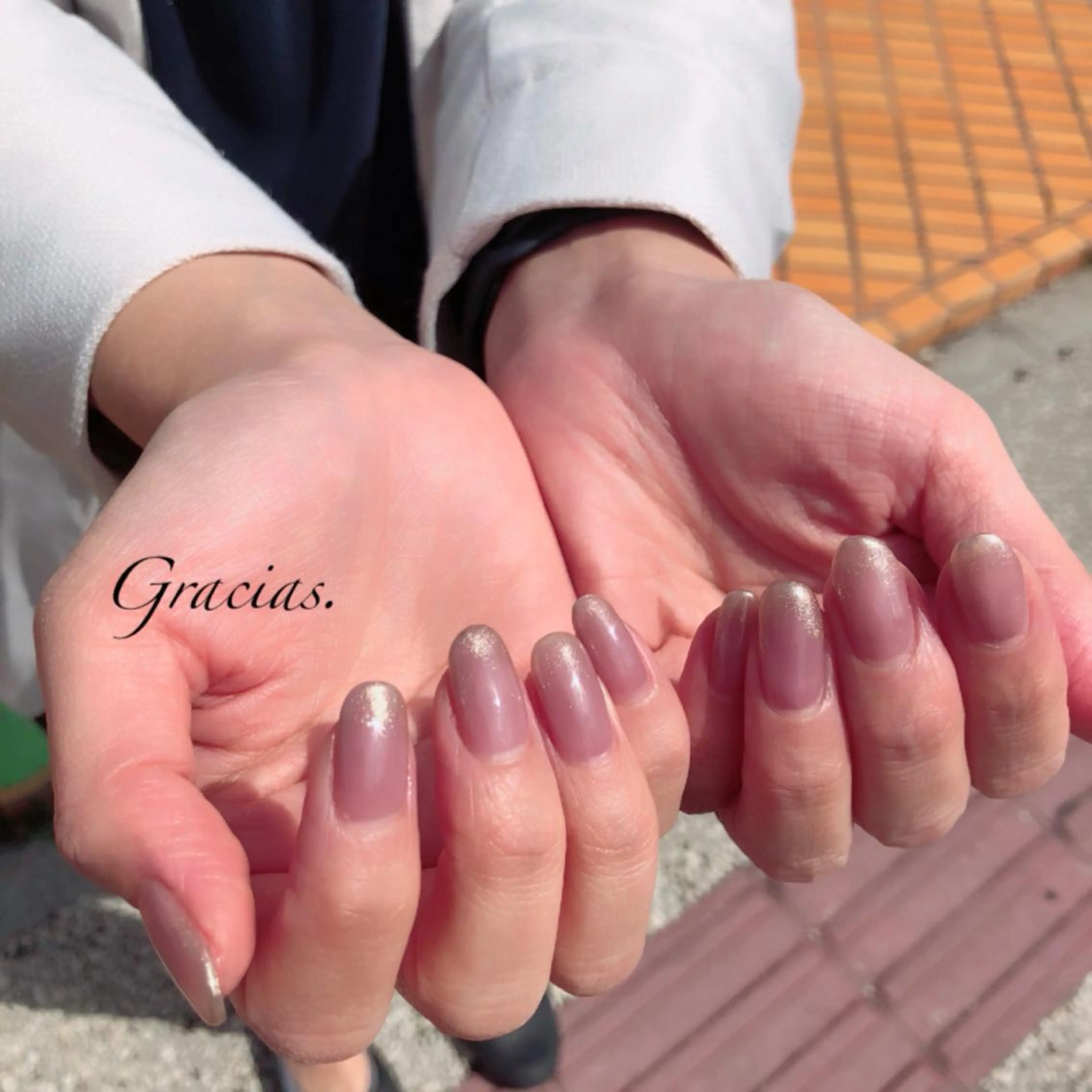 ネイル グラデーション ミラーネイル シンプルネイル ハンドネイル Gracias. rieのネイルデザイン