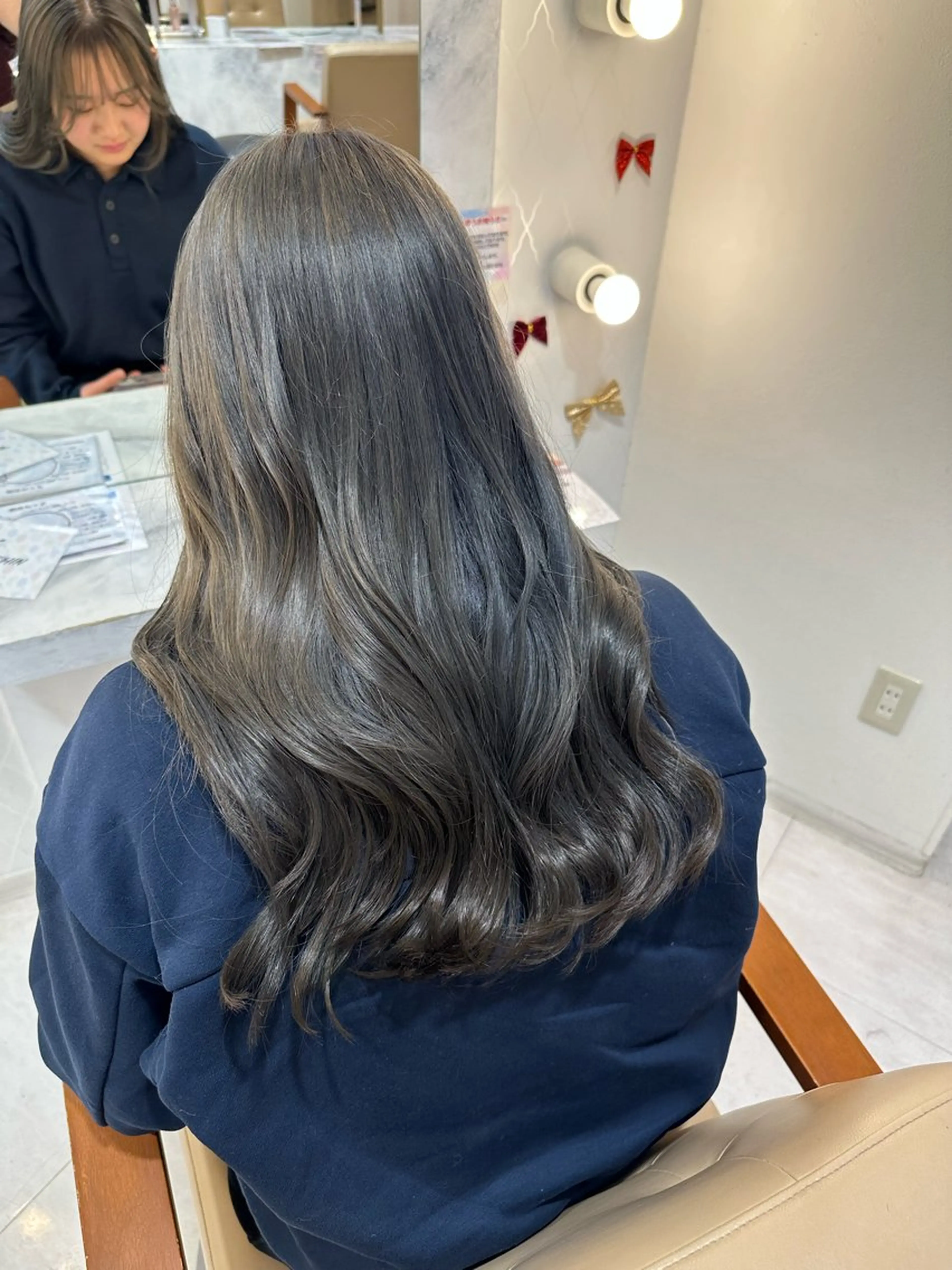 ロング カラー グレージュ ハイトーンカラー ヘアーメイクウィル野田阪神店所属・畑中 夢のヘアスタイル