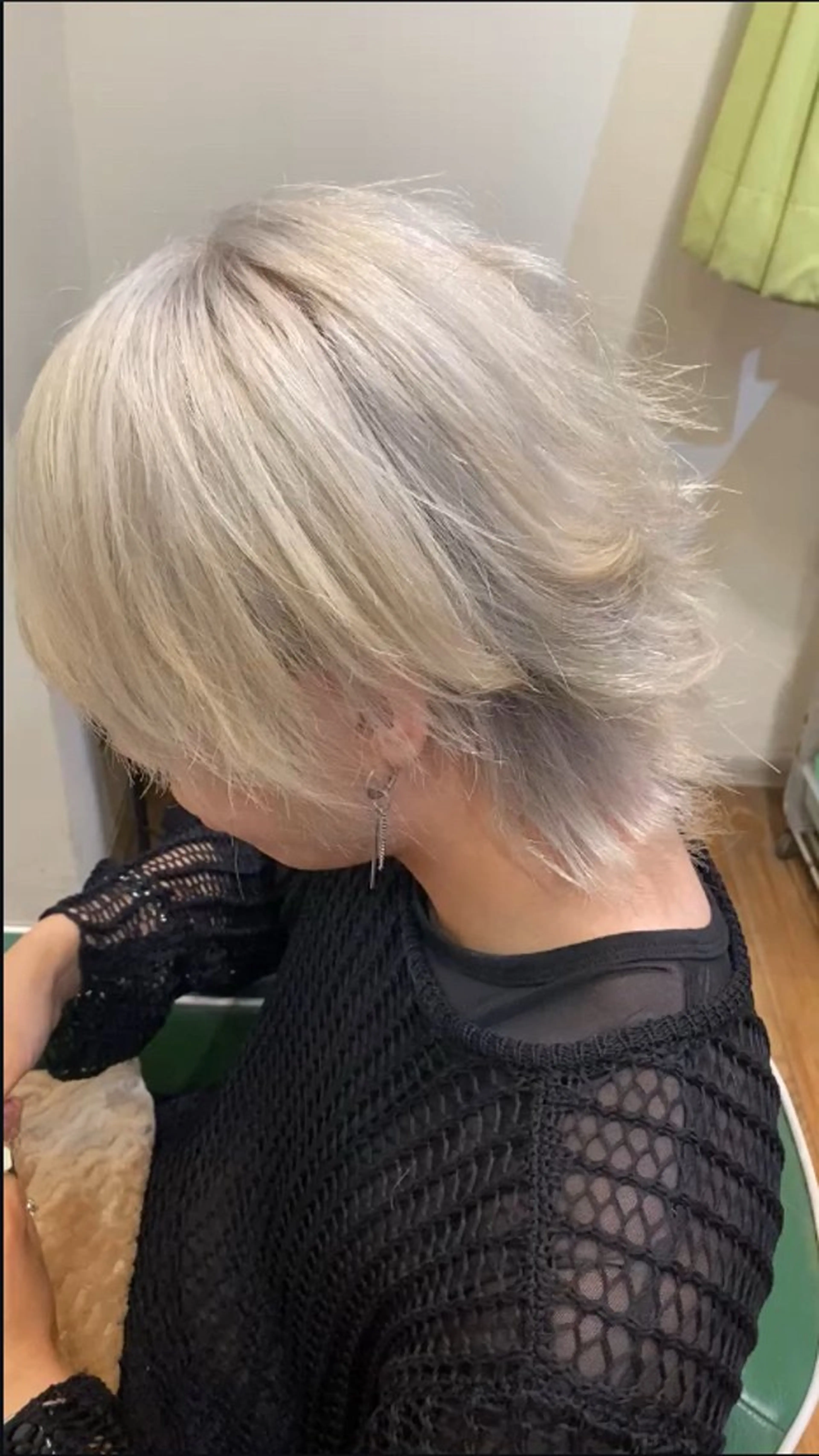 カラー メンズ メンズブリーチ メンズウルフカット ブリーチ ウルフカット カット ヘアカラー cachecache白金高輪店所属・⭐️メンズ特化⭐️ 山﨑日向汰のヘアスタイル