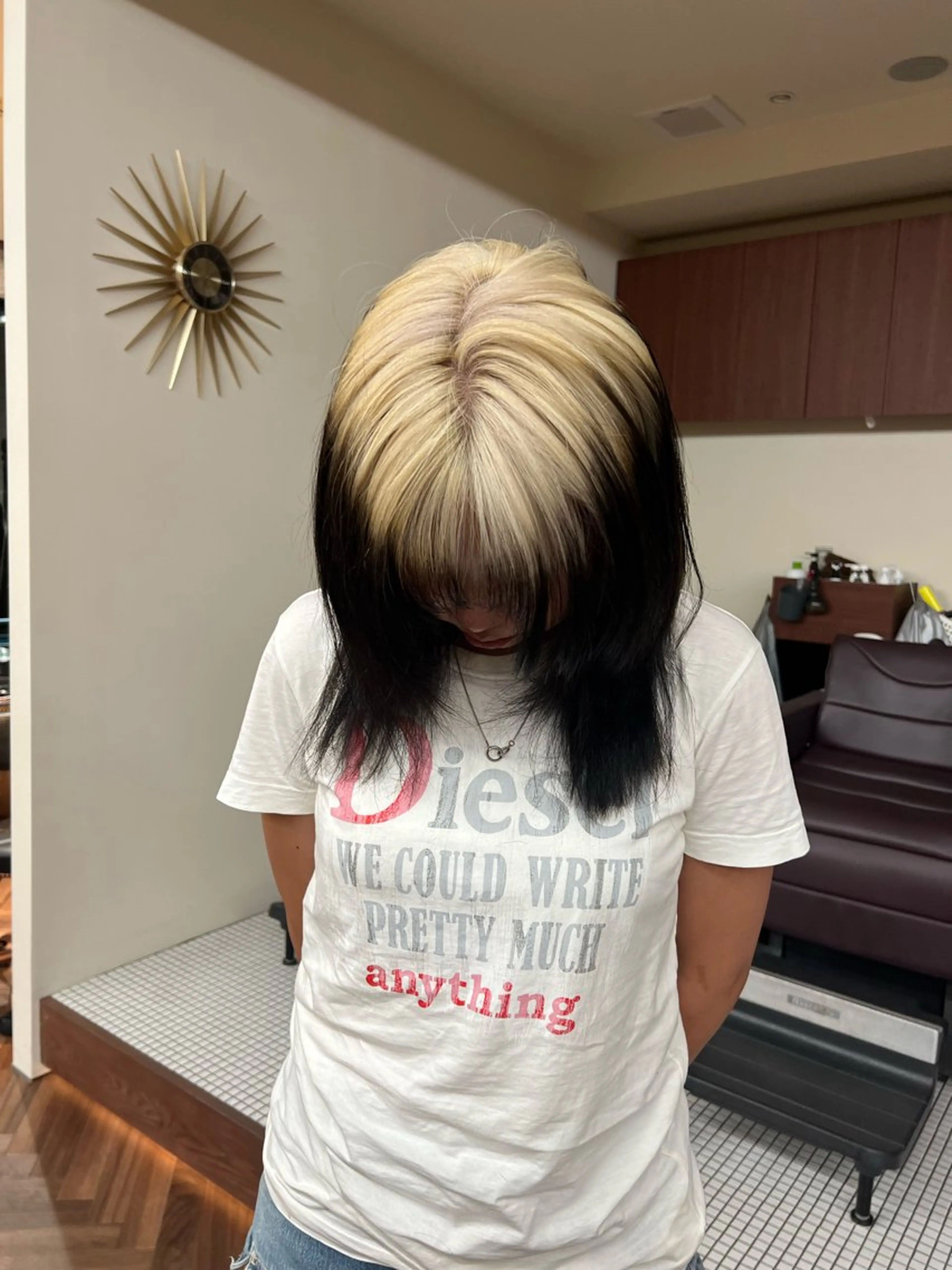 ミディアム カラー カット ヘアカラー トリートメント ニュアンスレイヤー ハイトーンカラーのヘアスタイル