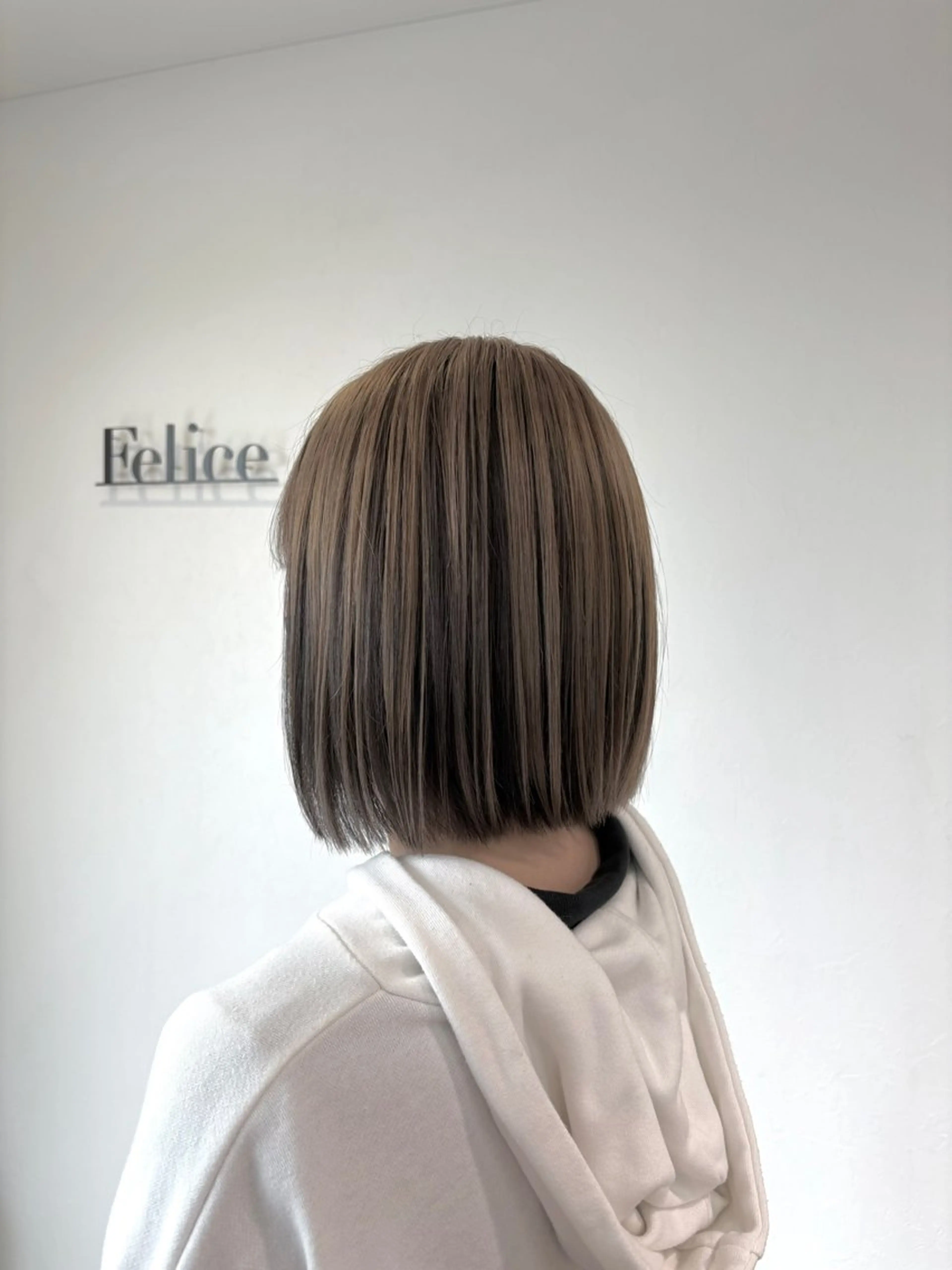 ミディアム 池澤 京華のヘアスタイル