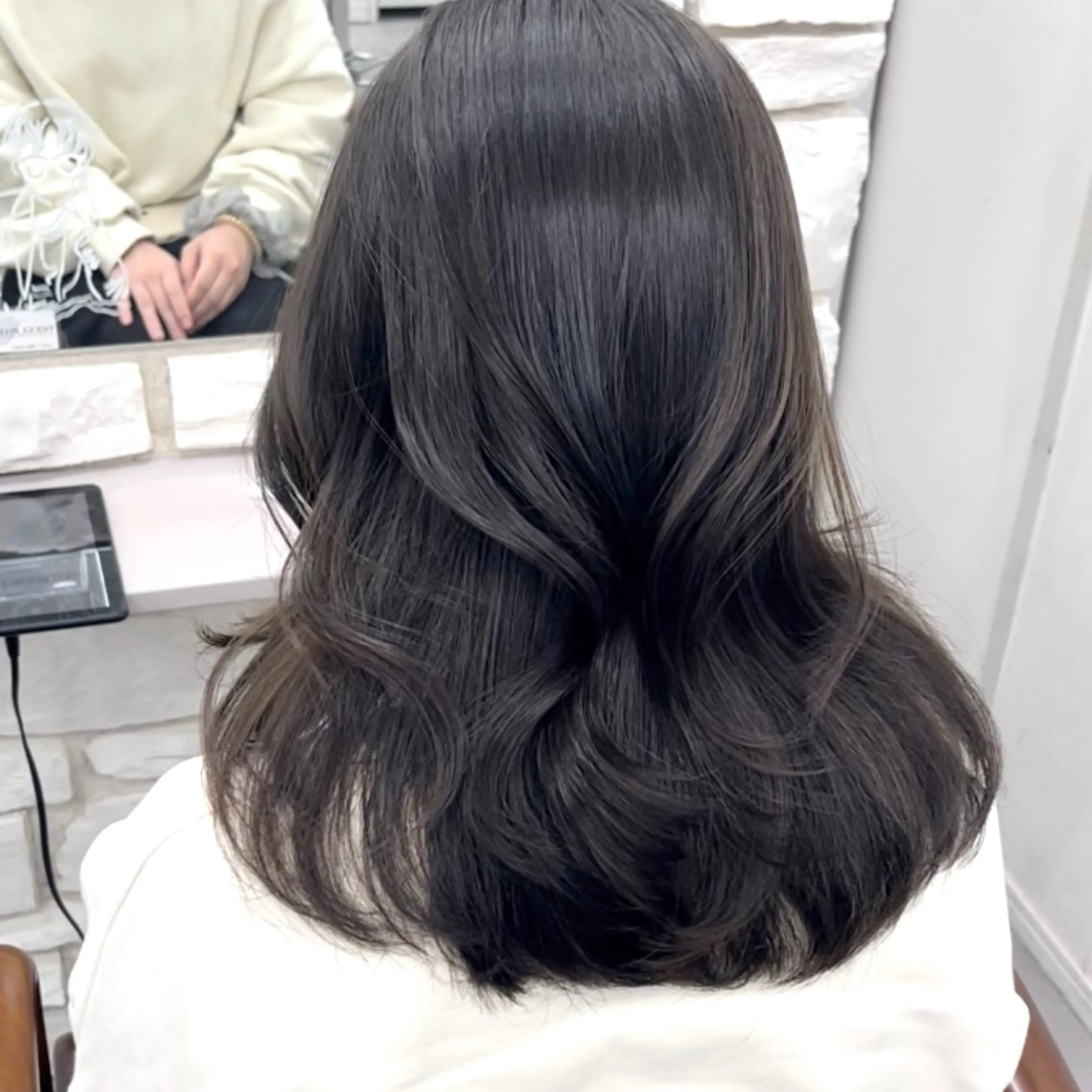 ロング カラー グレージュ カット ヘアカラー トリートメント 天王寺髪質改善なら よしみさん✨のヘアスタイル