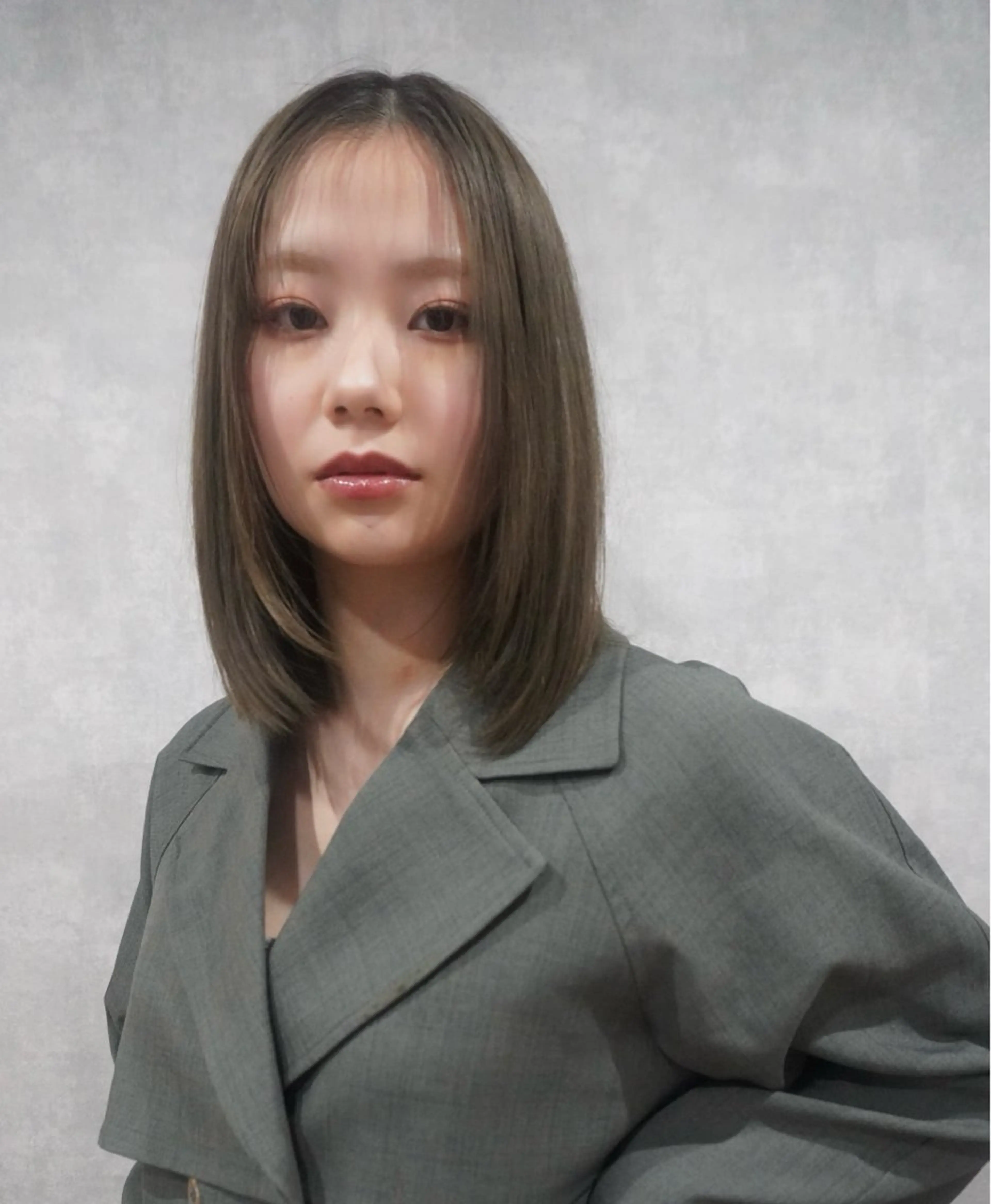 ミディアム 🌐NATSUMI 🌐【寒色カラー】のヘアスタイル