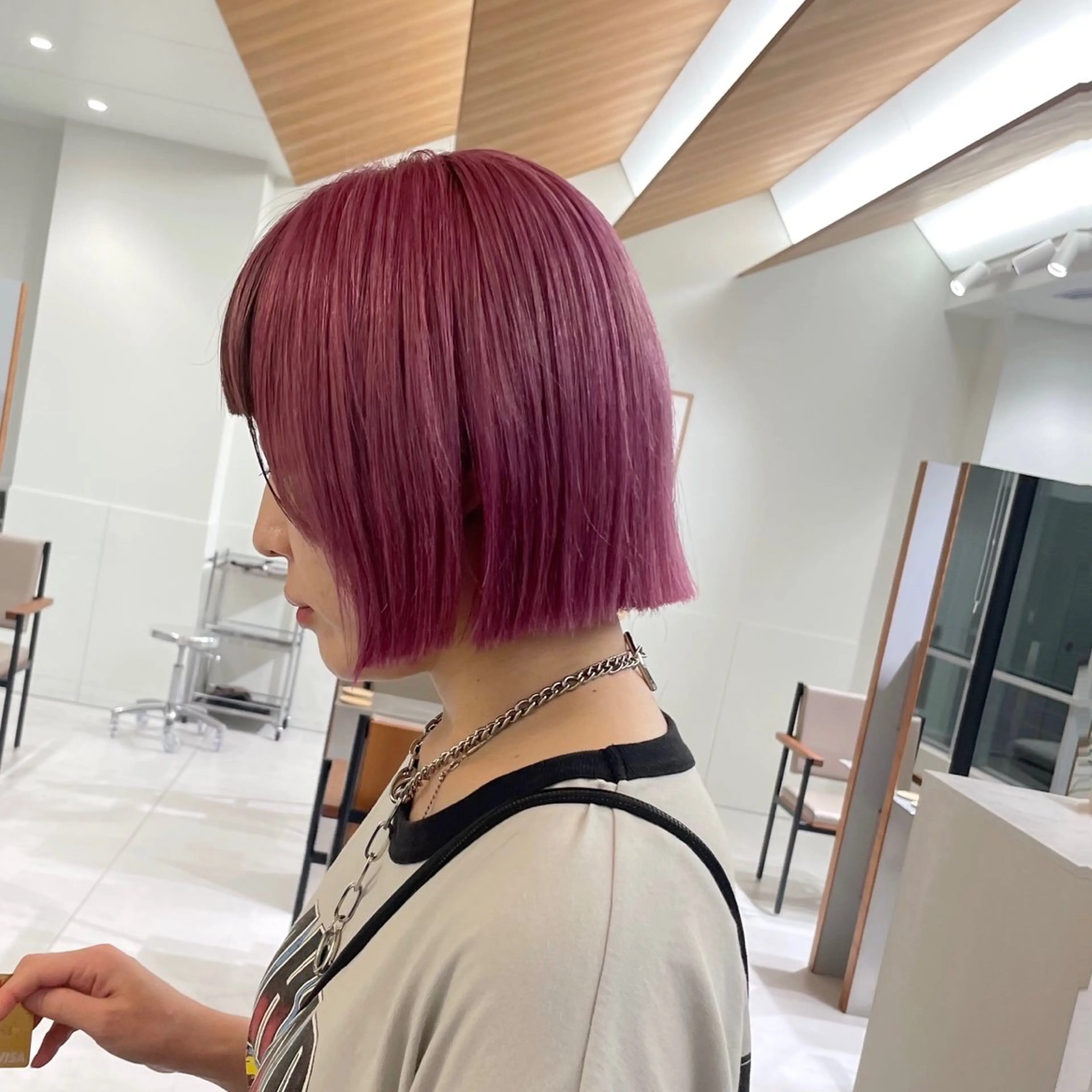 ショート カラー ベージュカラー ブリーチ 透明感カラー ダブルカラー ラベンダーカラー ヘアカラー トリートメント ブリーチ/レイヤー 🌻Mutsumiのヘアスタイル