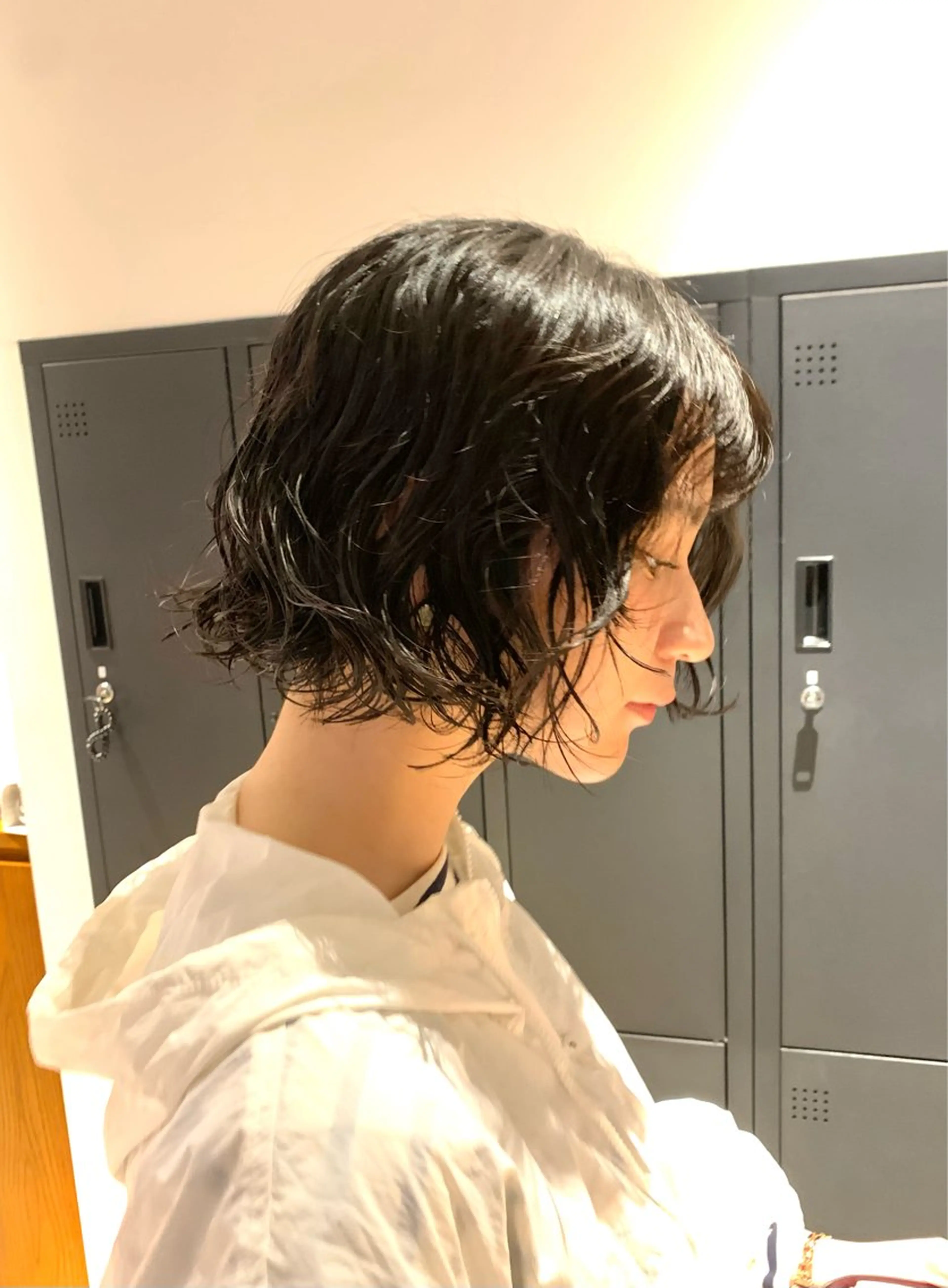 ショート パーマ ボブ　くせ毛風パーマ 艶カラー/横山大樹のヘアスタイル