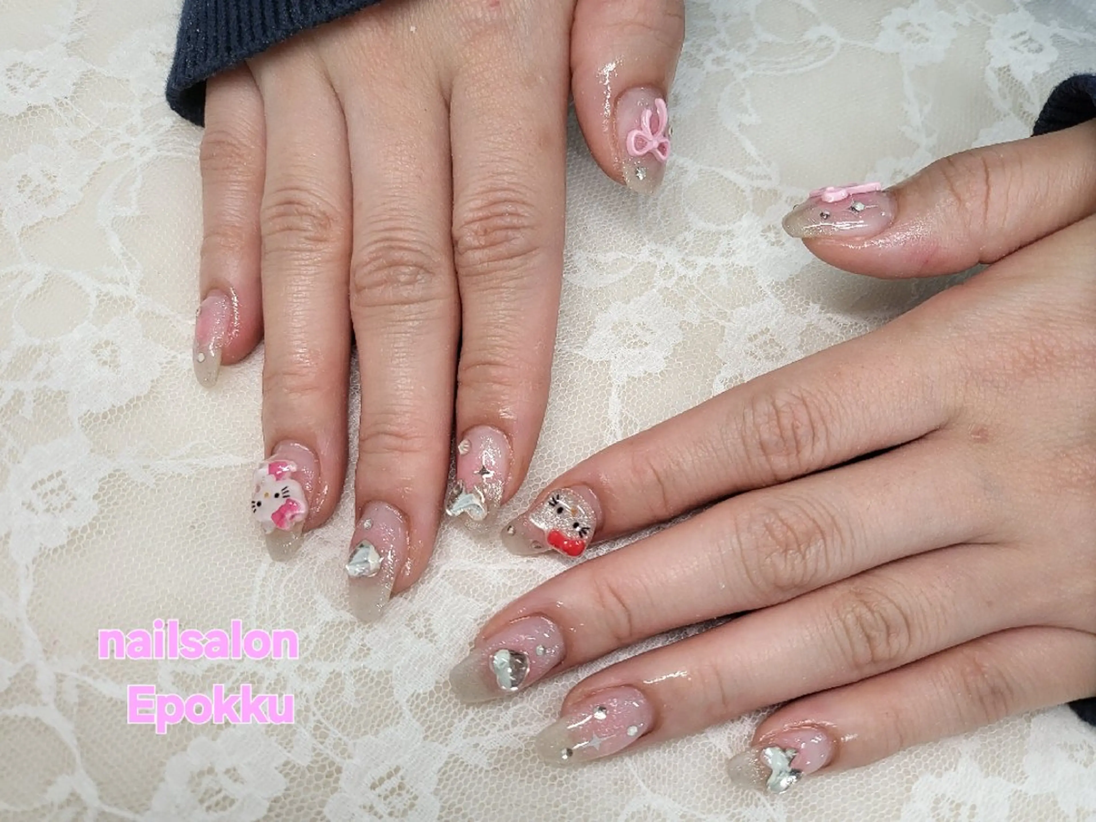 ネイル チークネイル ストーンネイル ワンホンネイル ハンドネイル ハンドケア 心斎橋Salon Epokkuのネイルデザイン