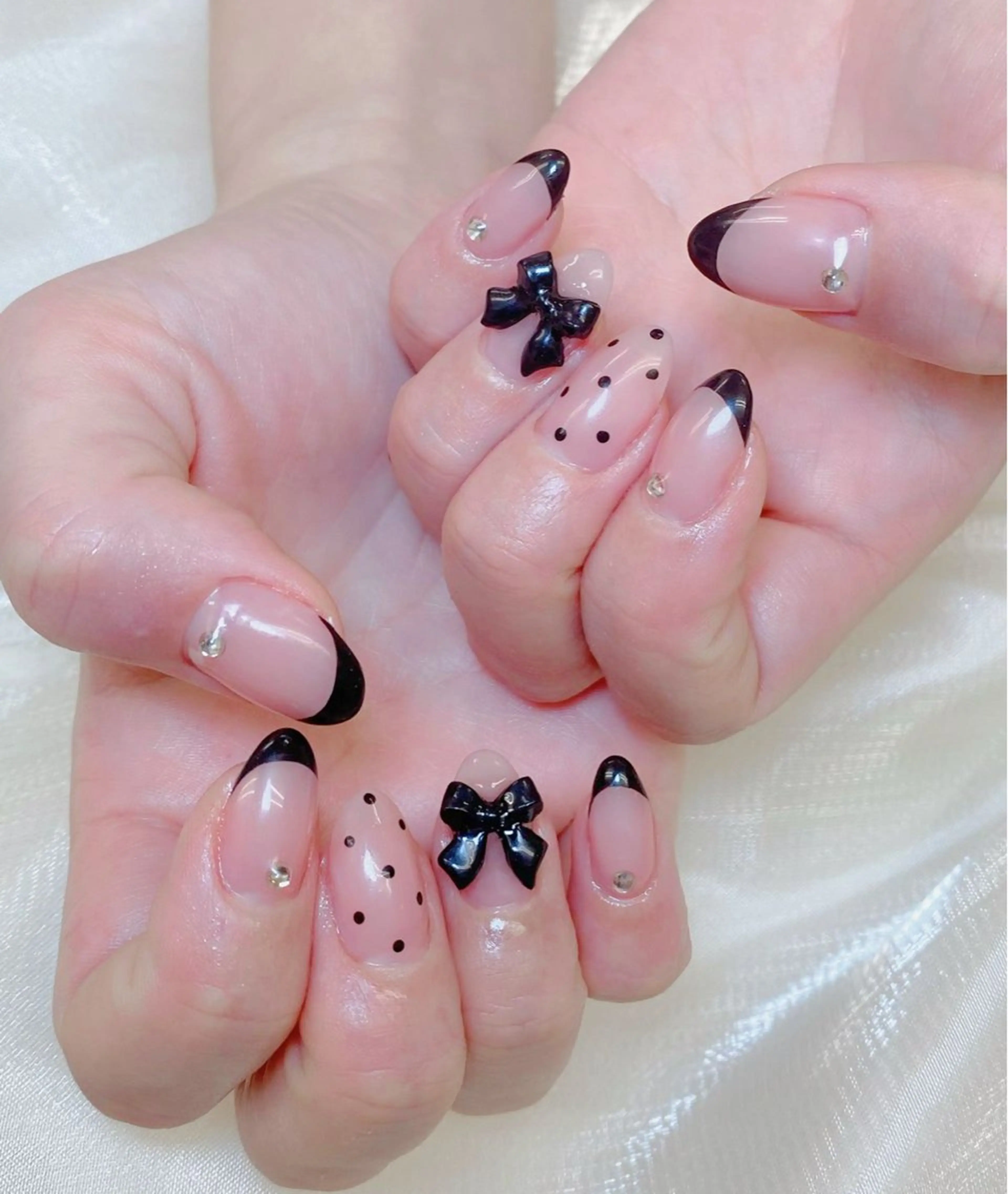 ネイル アートネイル キラキラネイル 韓国ネイル 水色 ロングネイル ハンドネイル ハンドケア NailDemure 【銀座店】のネイルデザイン