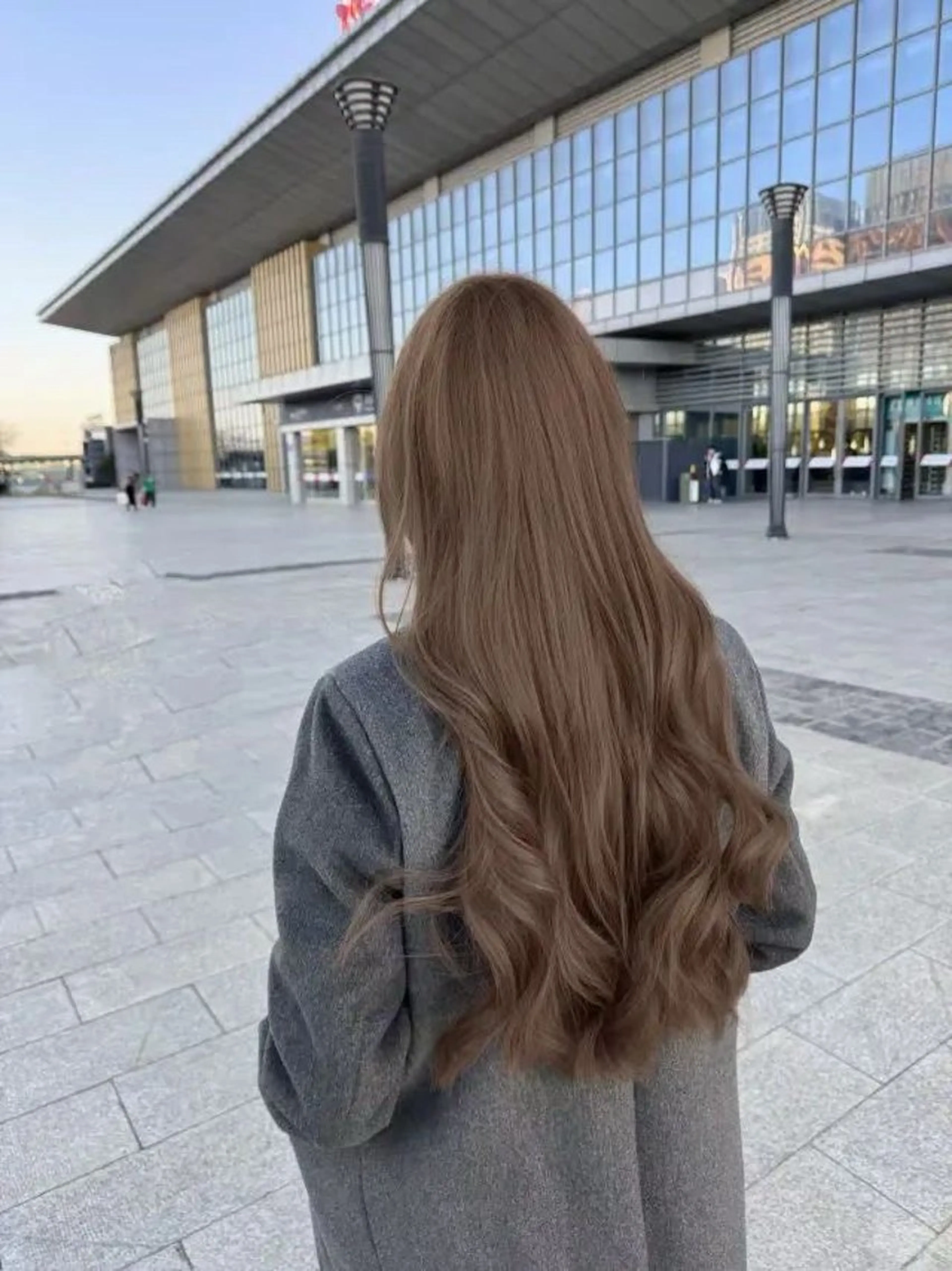 ロング カラー パーマ ヘアアレンジ カット ヘアカラー トリートメント ヘッドスパ ヘアセット 🤍レイヤーカット/ ベージュヘア🤍のヘアスタイル