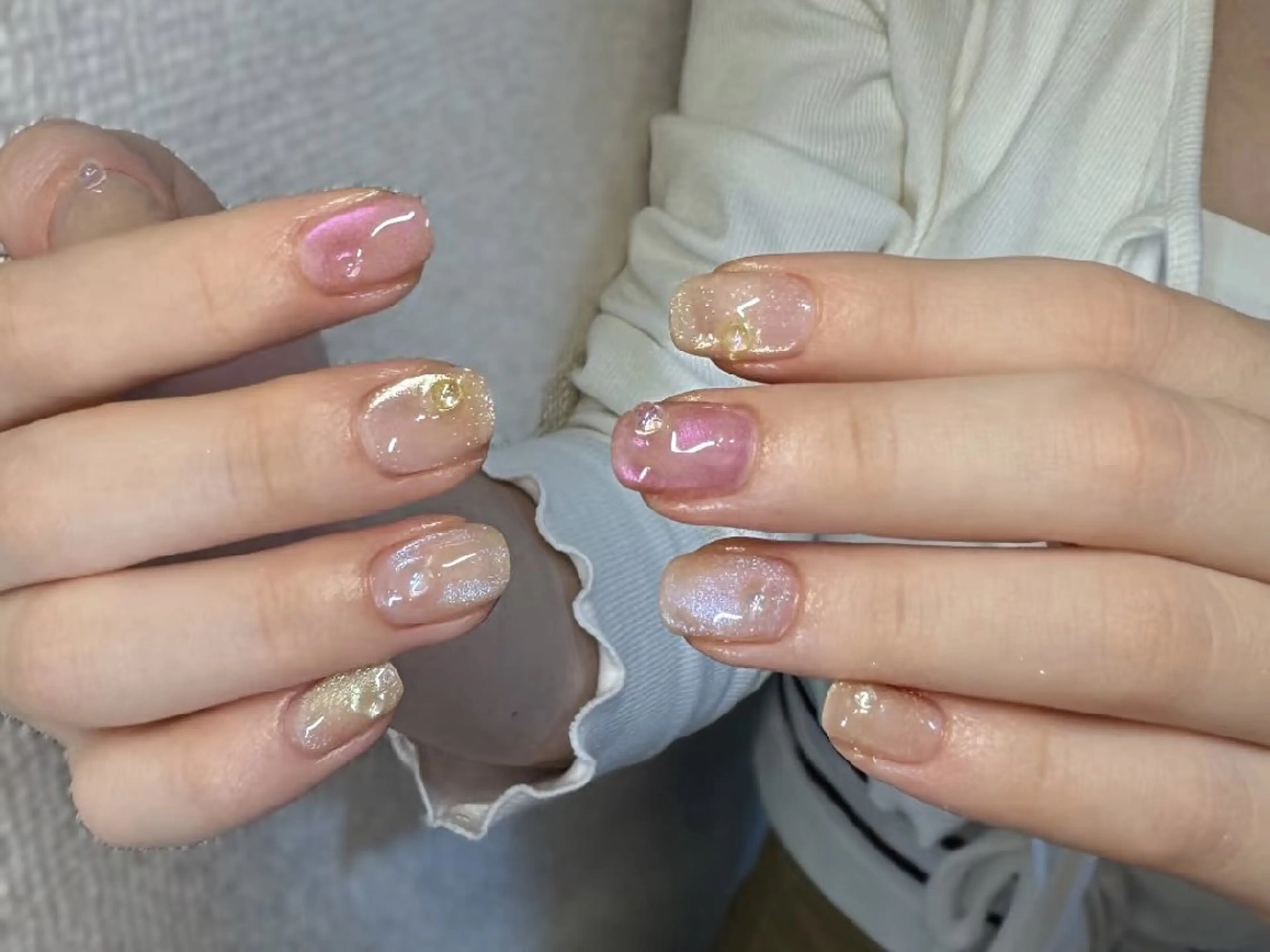 ネイル チークネイル 長さ出し フレンチネイル ジェルネイル キラキラネイル ハンドネイル UM Nail Salonのネイルデザイン