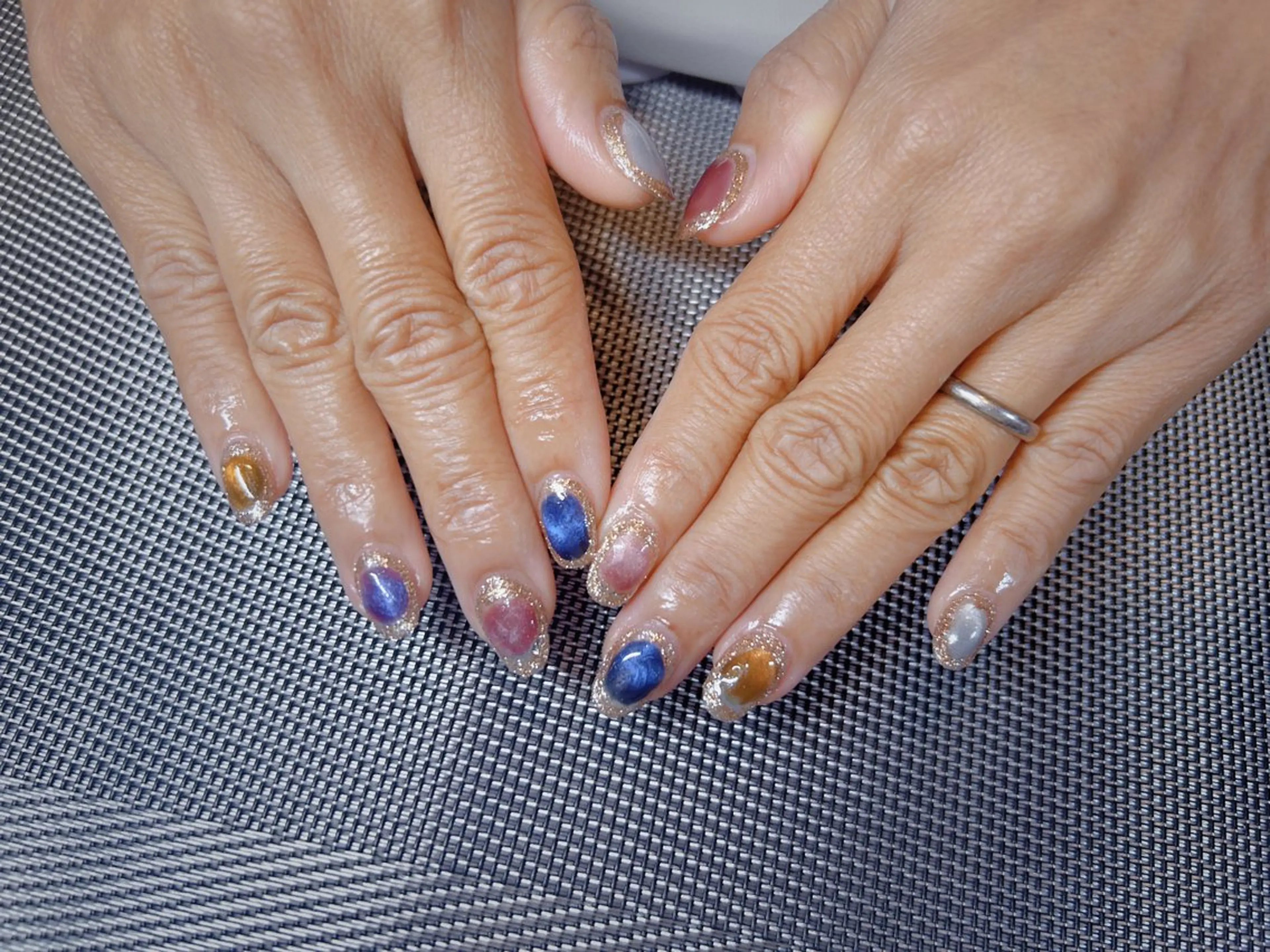 【オフあり】💅１０本長さだし＋💫 キラキラネイルの写真