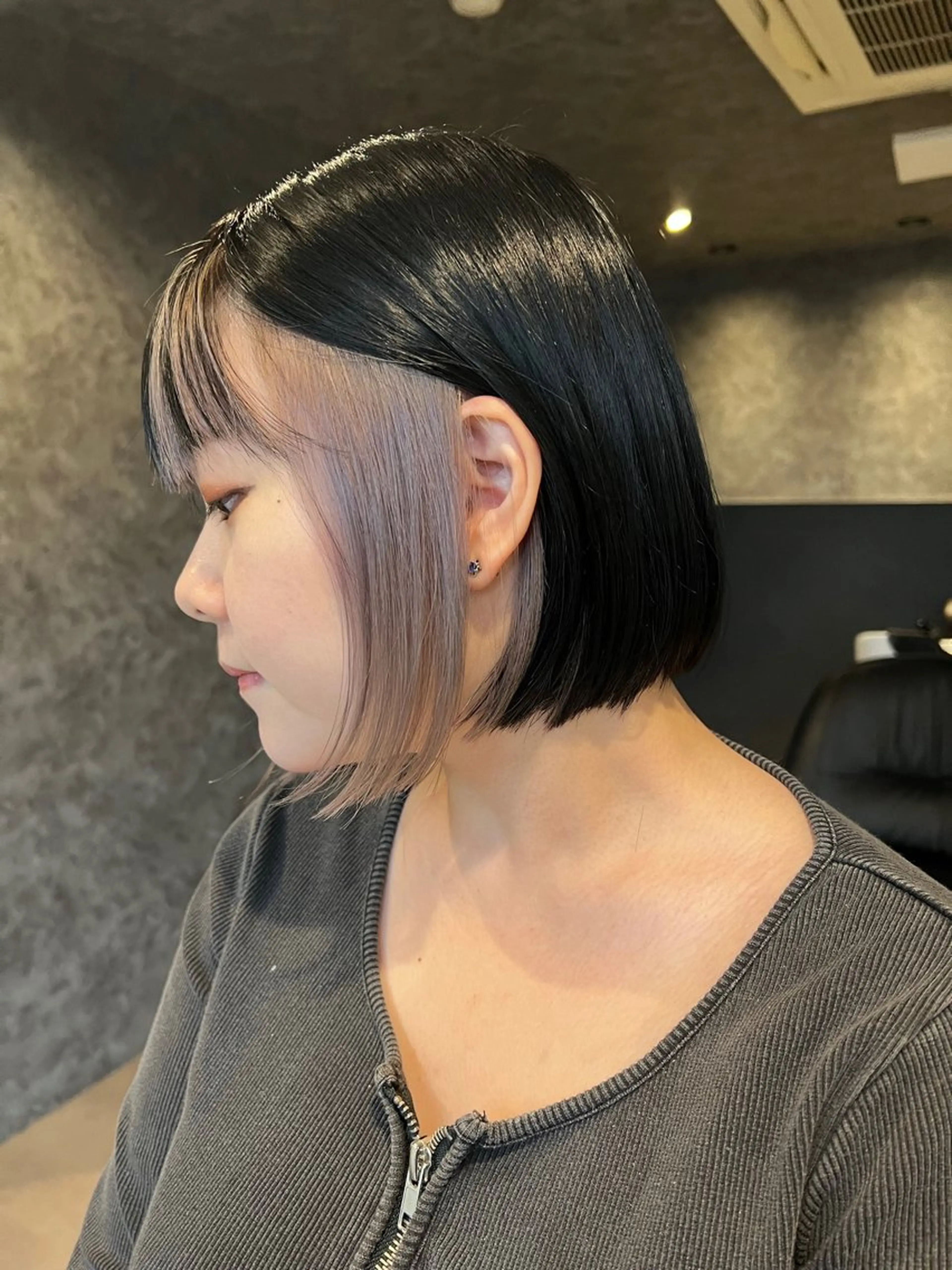 ミディアム カラー カット ヘアカラー トリートメント 小谷 梨奈のヘアスタイル