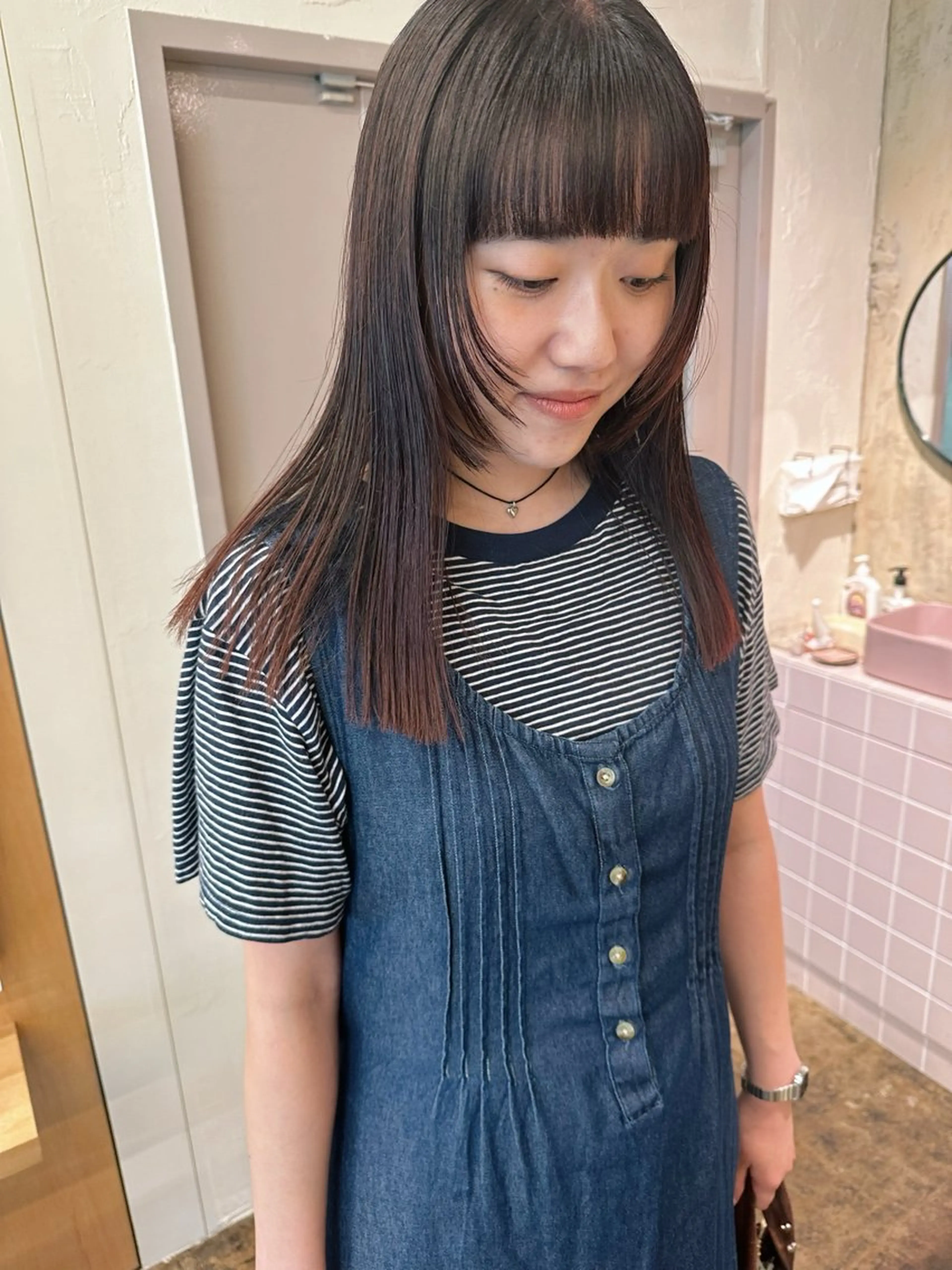 セミロング カラー ボルドーカラー カット ヘアカラー トリートメント yupi🐈‍⬛ ベージュ/レイヤーのヘアスタイル