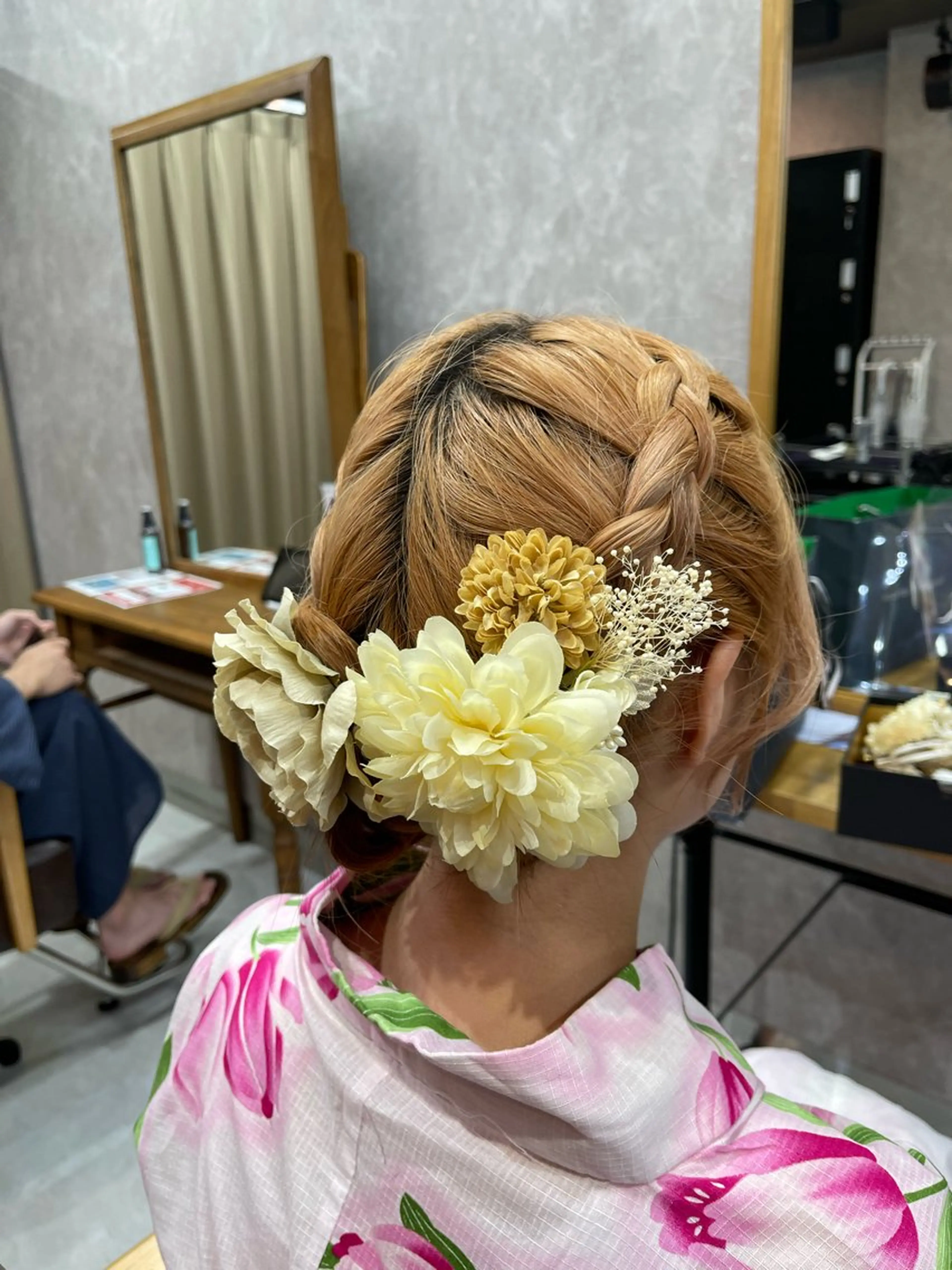 ミディアム ヘアセット Colore（コローレ）所属・顔タイプ/ダブルカラ ー/りりかのヘアスタイル