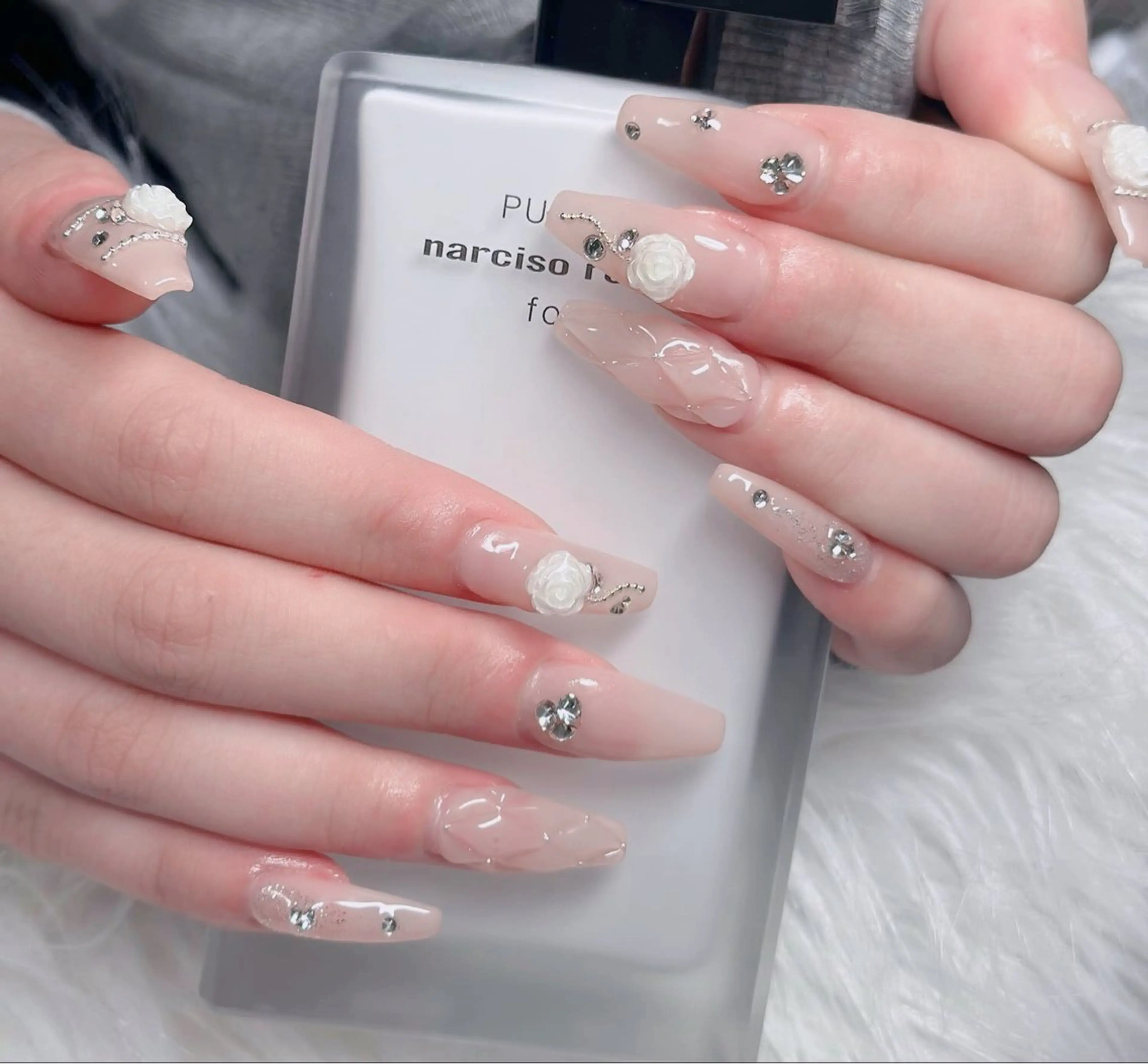 ネイル オーロラネイル フレンチネイル ジェルネイル ハロウィン キラキラネイル ハンドネイル H.baby Nail Salonのネイルデザイン