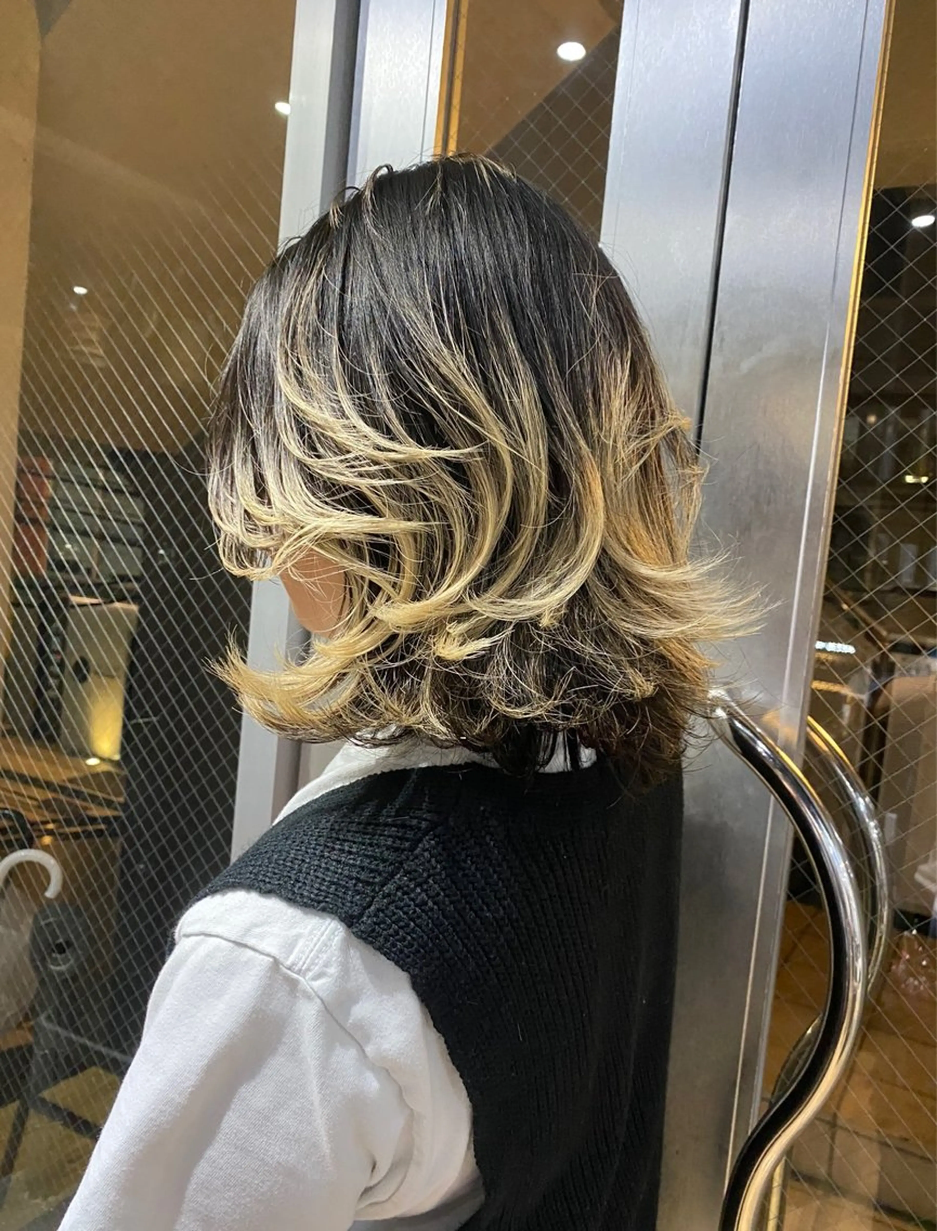 ミディアム レイヤーカット 山影✨バレイヤージュ ハイライト✨メンズ◎のヘアスタイル