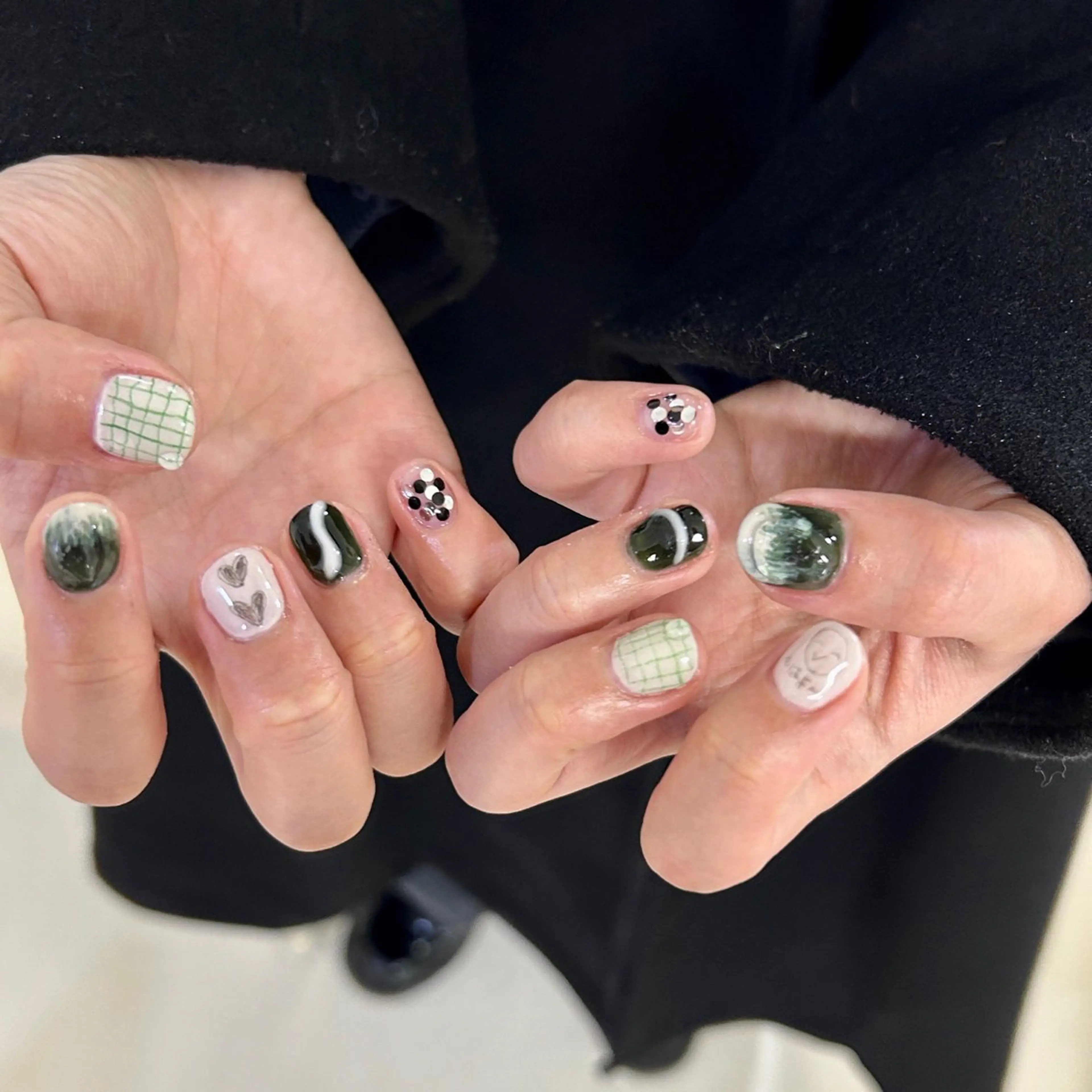 ネイル アートネイル ジェルネイル キラキラネイル ニュアンスネイル スカルプネイル nailstudio eviz新宿店のネイルデザイン