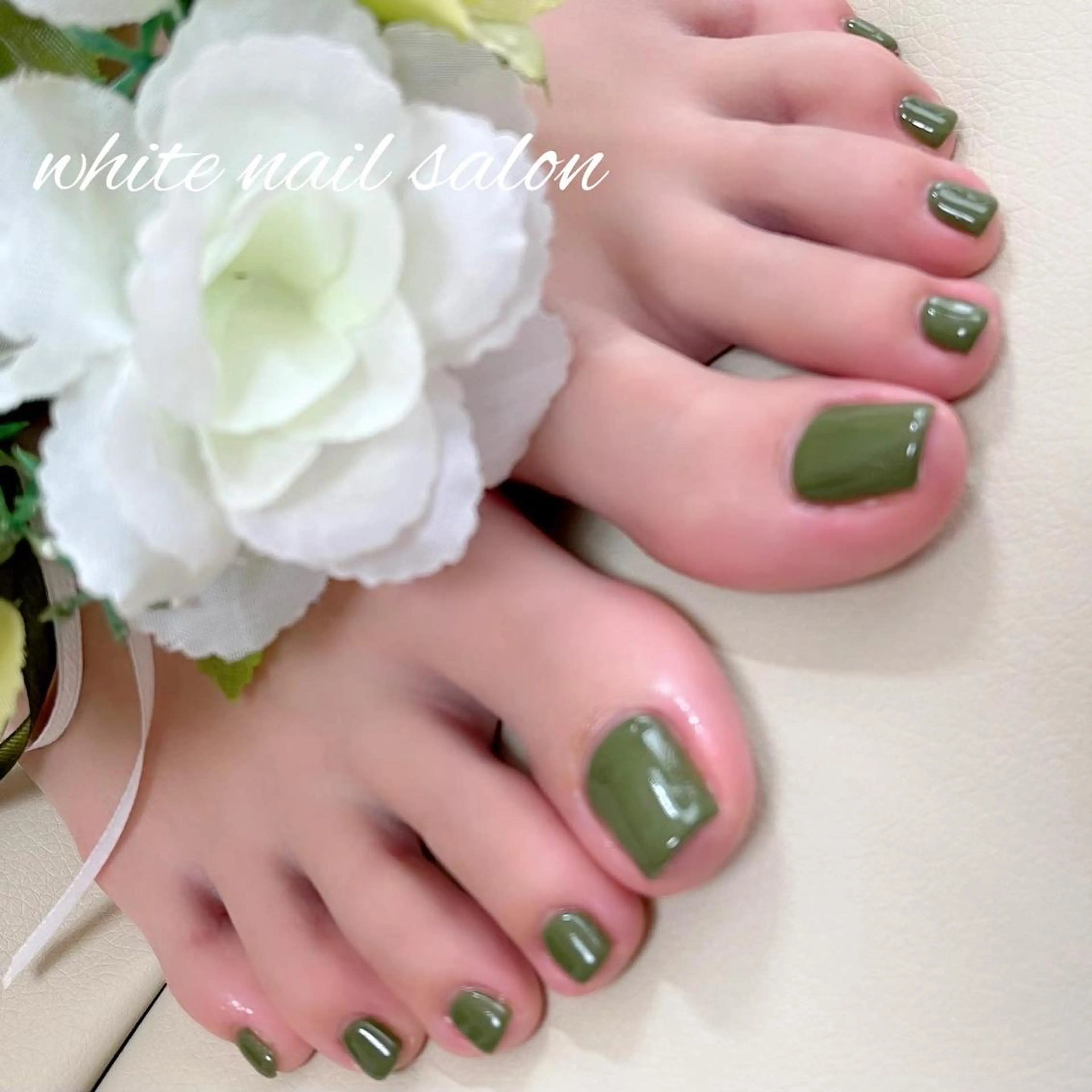 ネイル ジェルネイル ハードジェル ラメ(グリッター) 持ち込み シンプルネイル フットネイル white nail salonのネイルデザイン