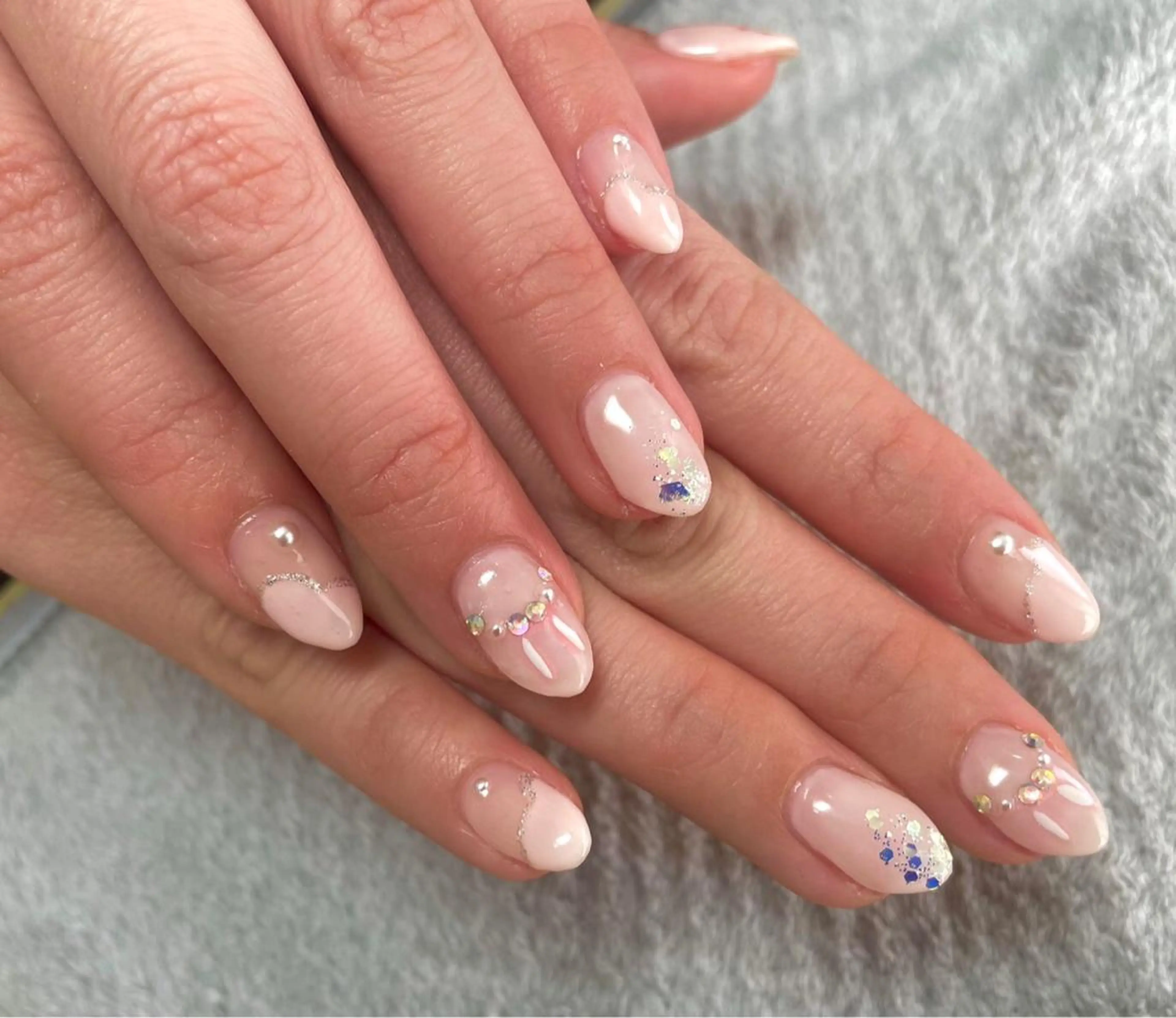 セミロング サロンku'u所属・salon kuuのネイルデザイン