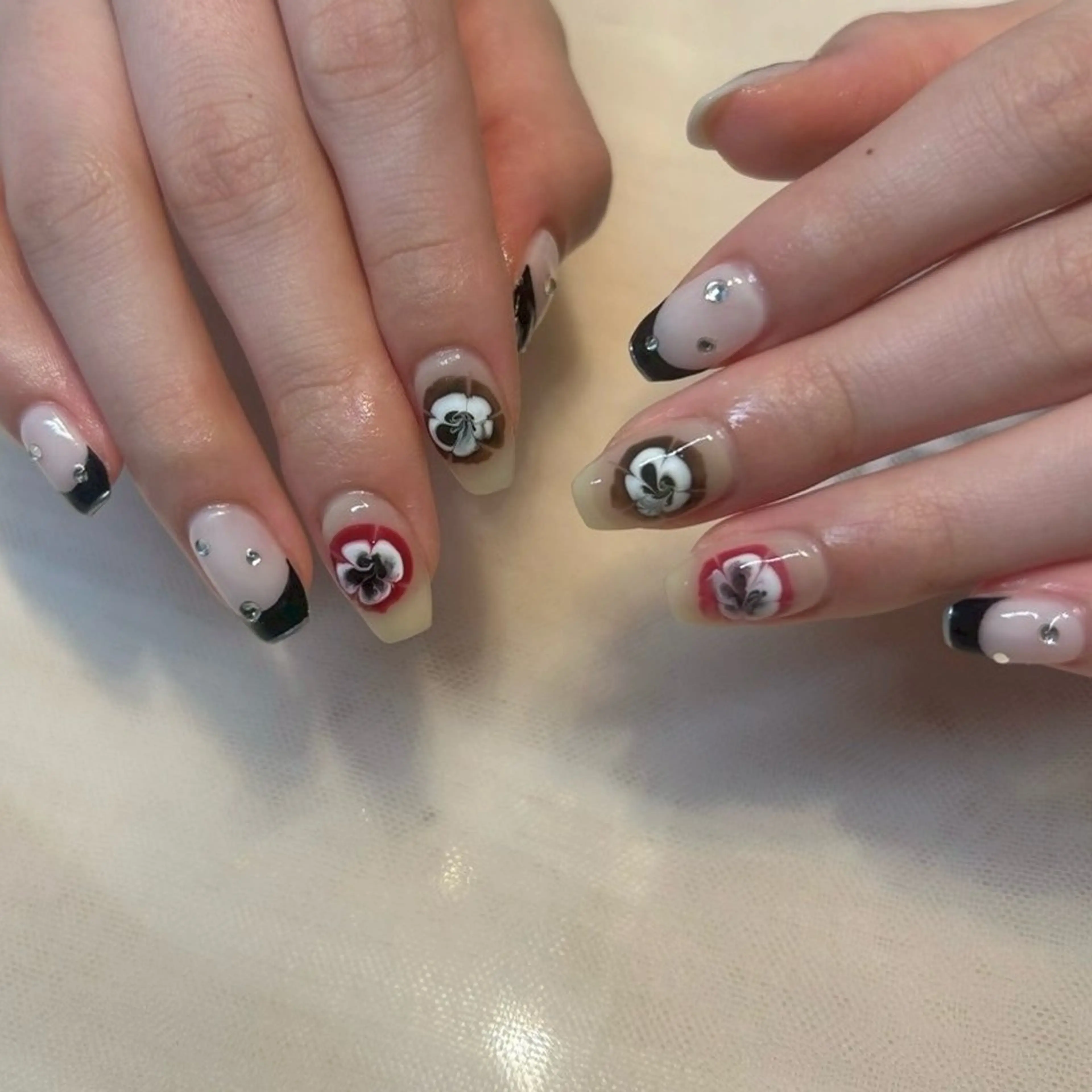 ミディアム ハンドネイル Nbibi nail salonのネイルデザイン