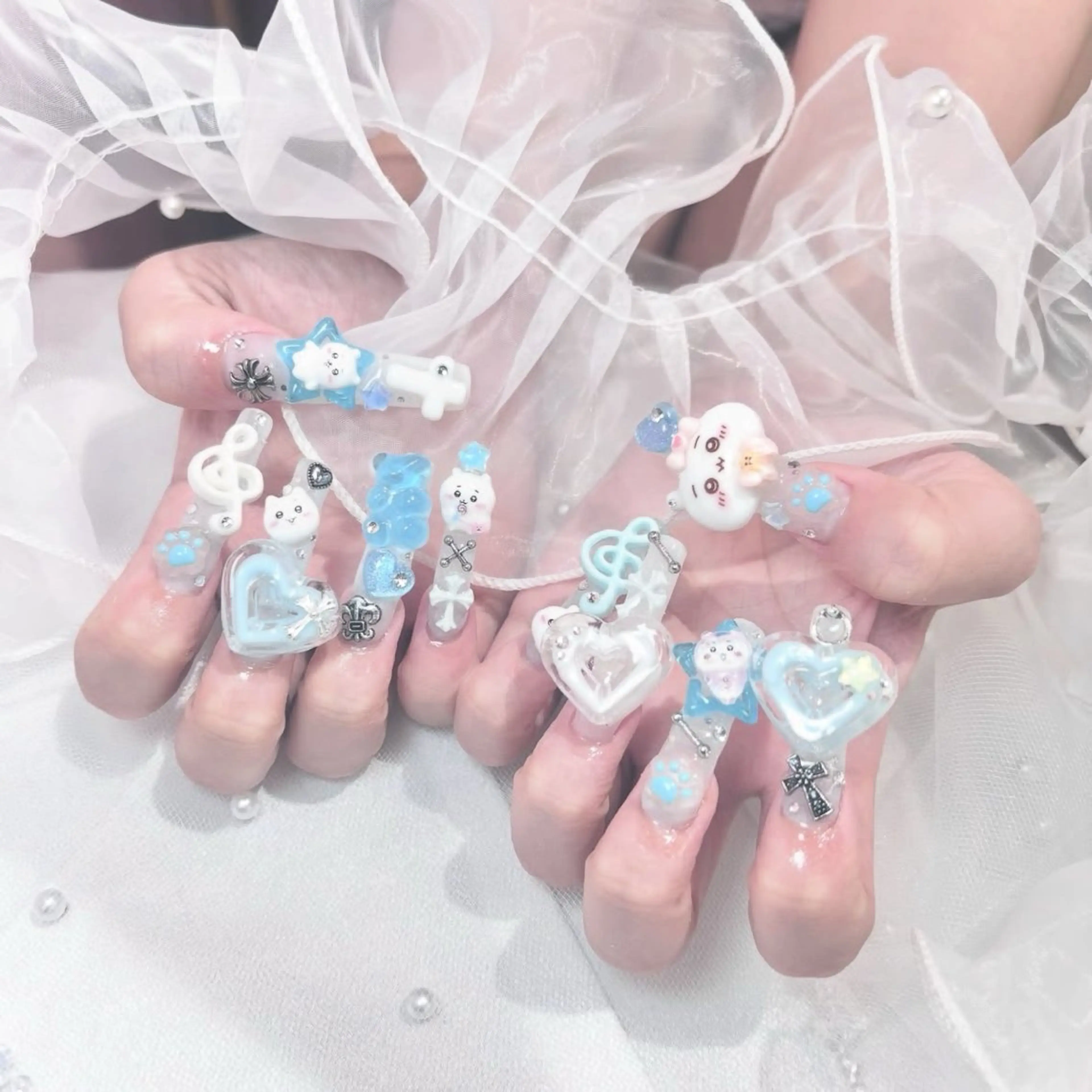 ネイル チークネイル フレンチネイル ガラスフレンチ グラデーション キラキラネイル ハンドネイル Rin Nail 新大久保店のネイルデザイン