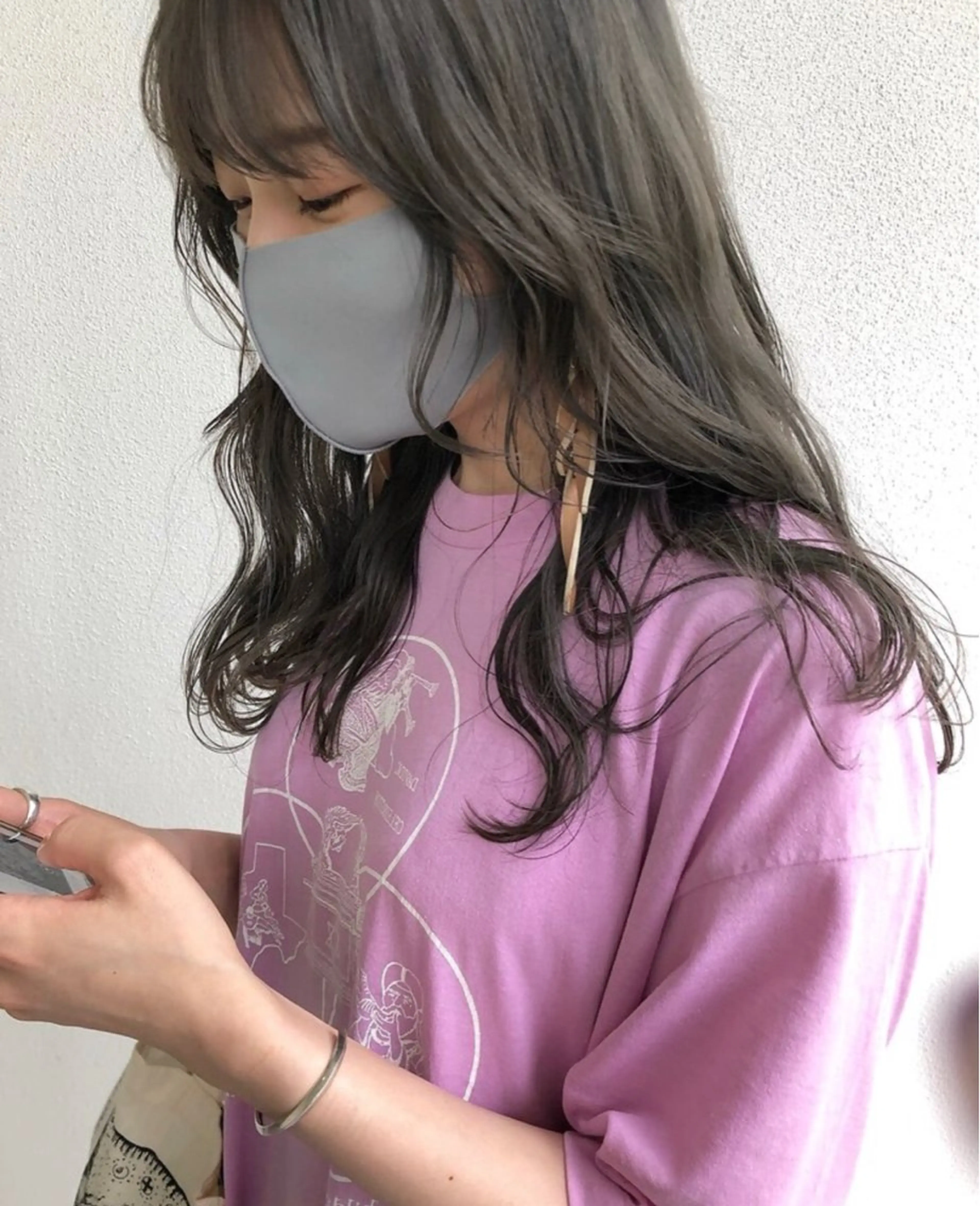 セミロング 顔まわりレイヤー レイヤーカット actor所属・ウラノ ソウシのヘアスタイル