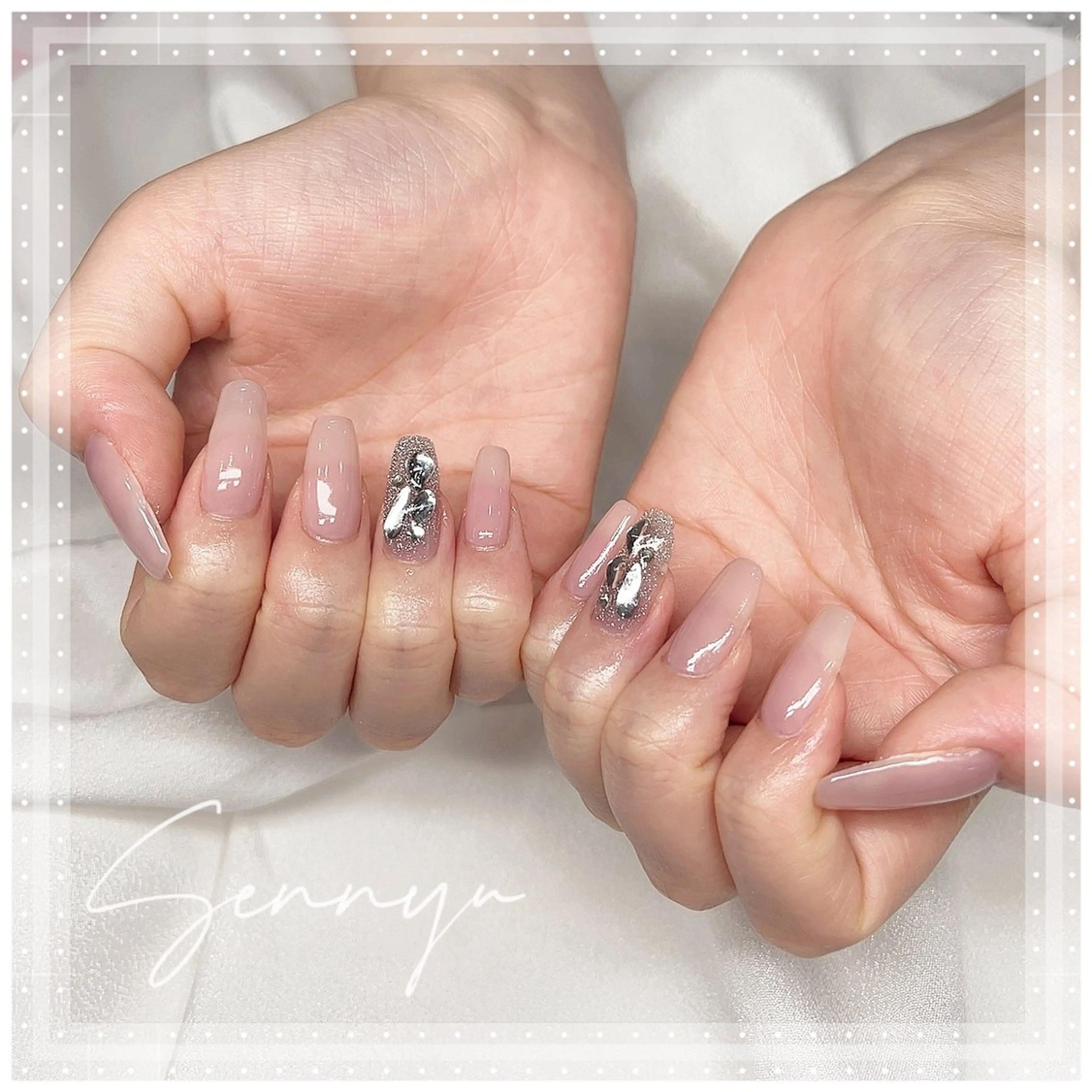 HAND✨埋め尽くし2本＋ワンカラーorラメグラデーション🧸ハンドケア付き💖フット変更🉑の写真