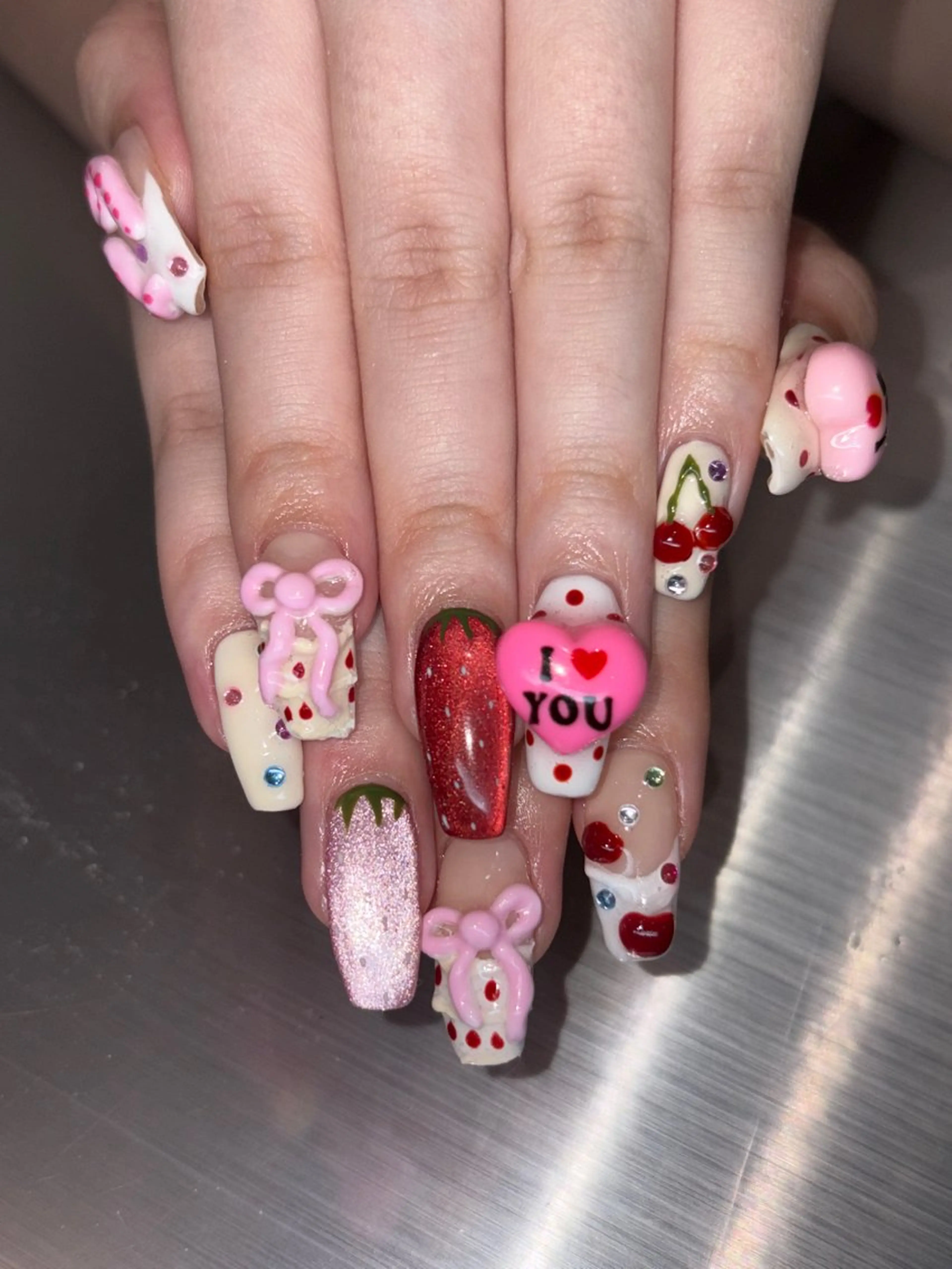 ネイル ハンドネイル 👽個性派ネイル🎀 komachiのネイルデザイン