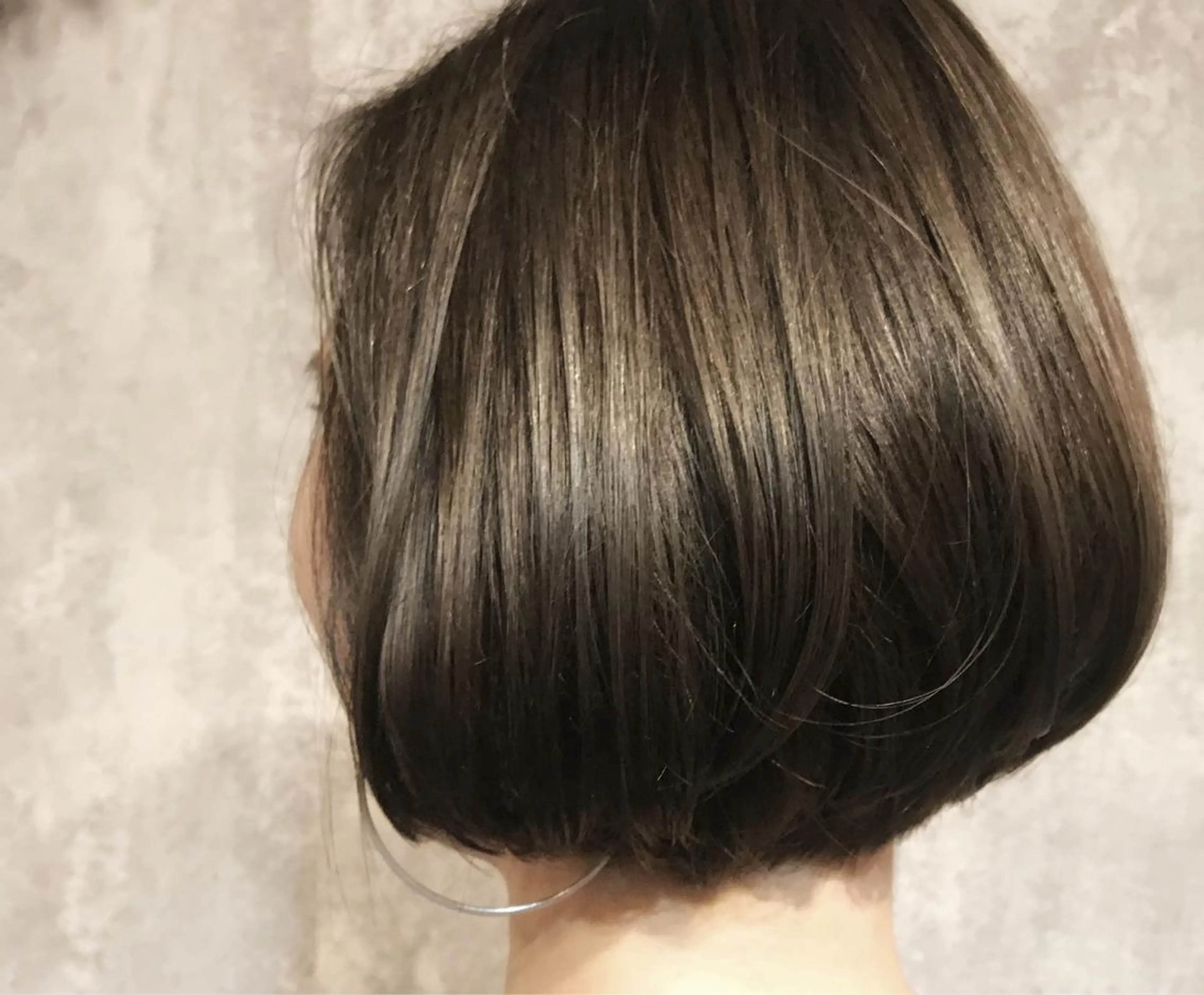 ショート カラー ハイライトカラー ボブ ハイライト vato マンツーマンサロンのヘアスタイル