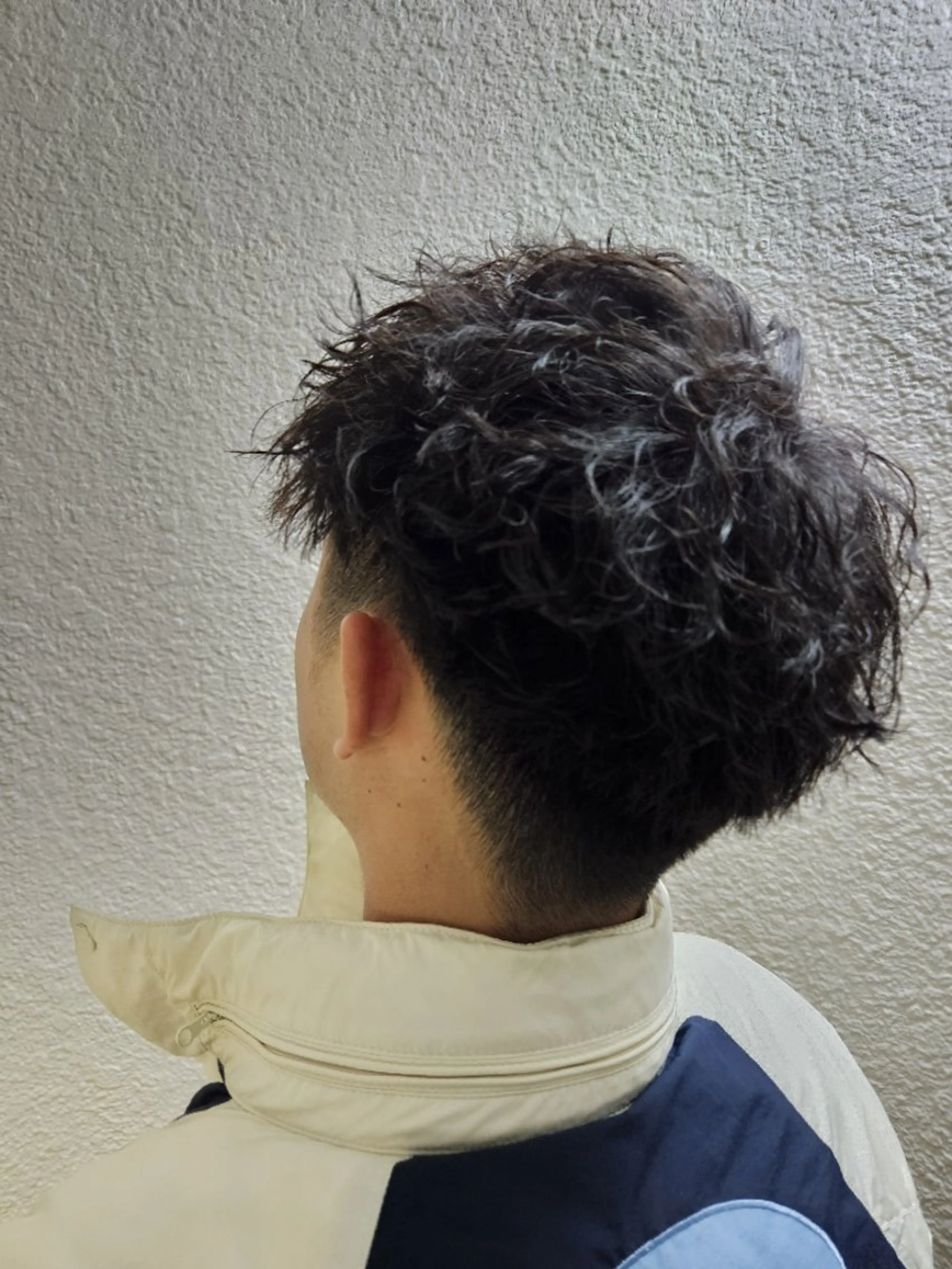 メンズ ショート パーマ 宮内 絃希のヘアスタイル