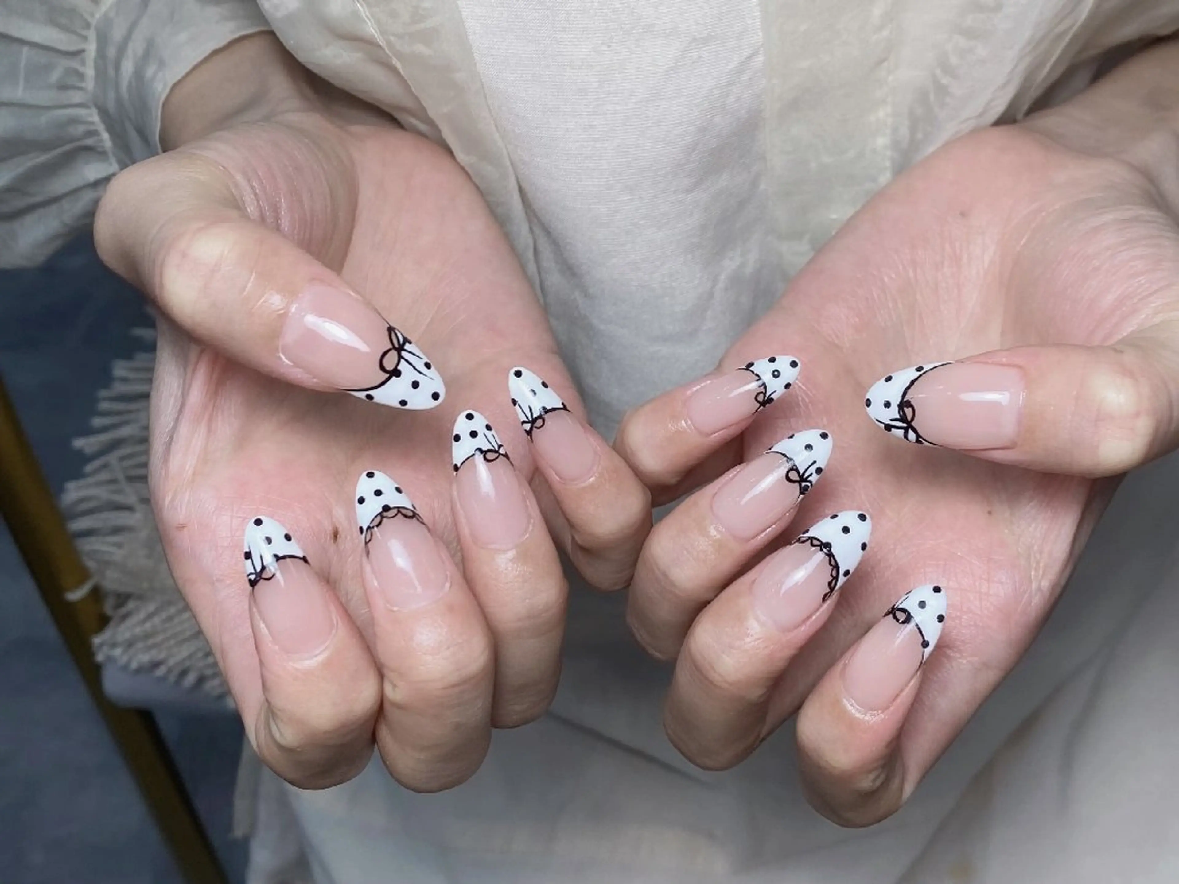 ネイル チークネイル 長さ出し フレンチネイル ジェルネイル キラキラネイル ハンドネイル UM Nail Salonのネイルデザイン