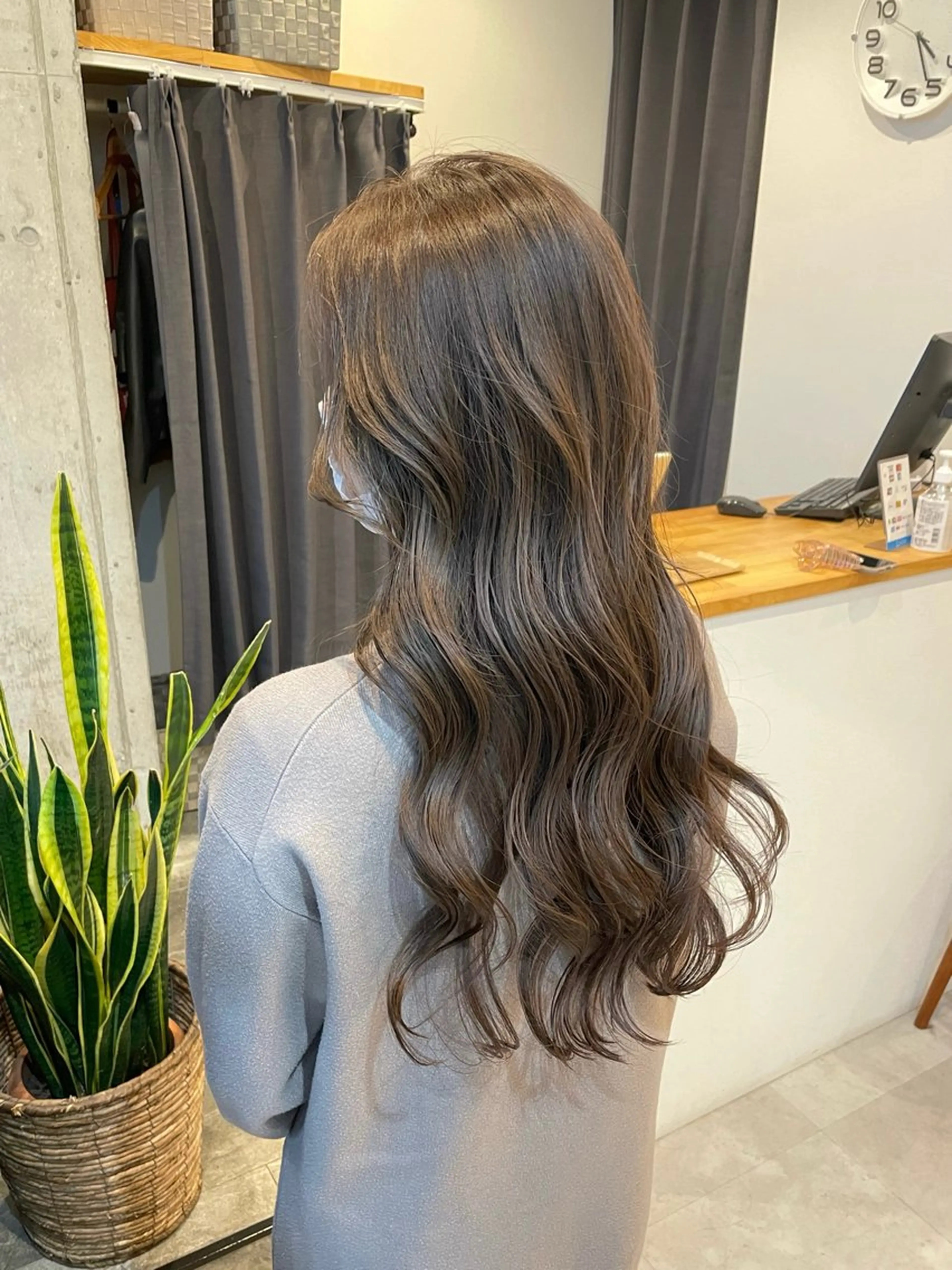 ロング カラー 里田 実奈美のヘアスタイル