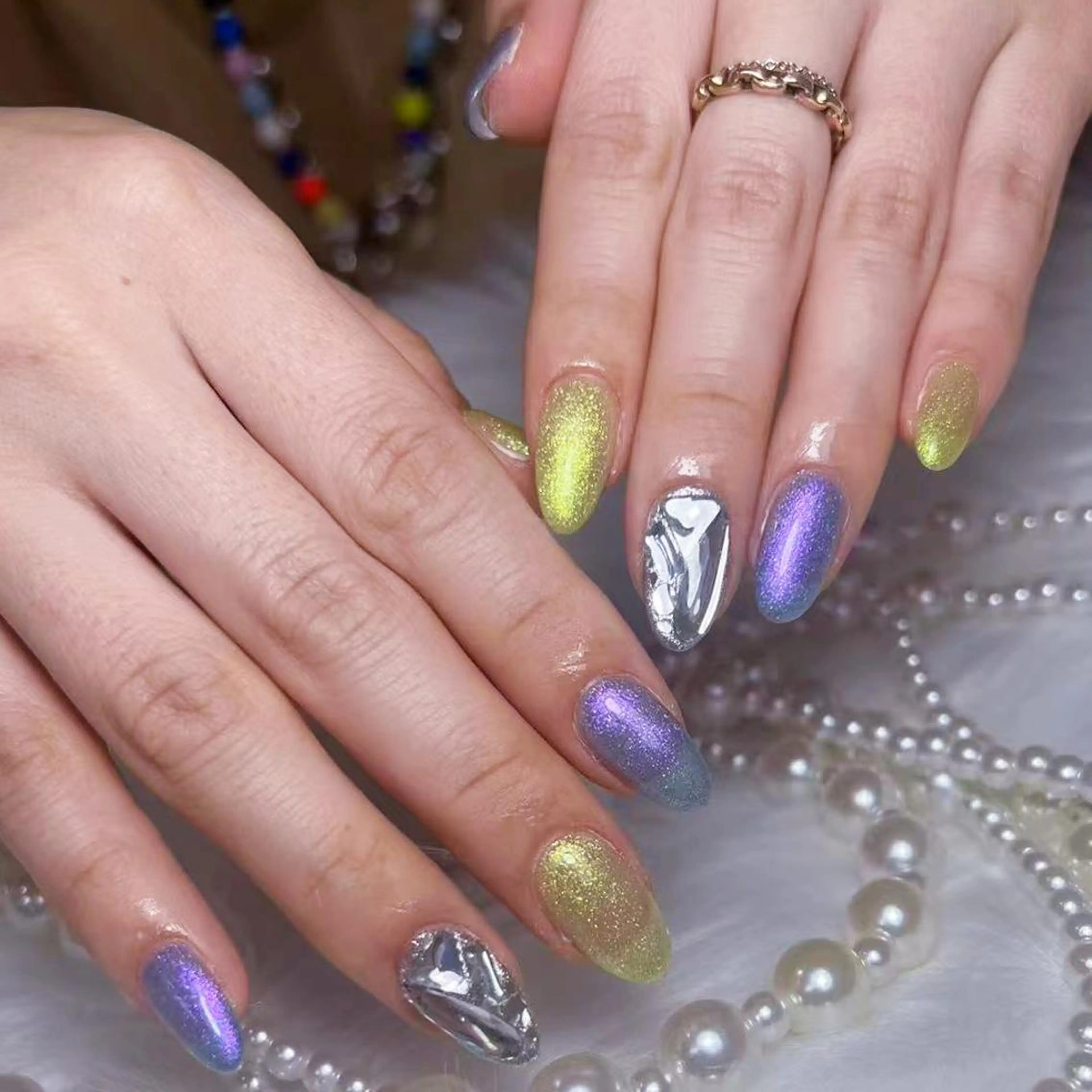 ネイル アートネイル オーロラネイル ガーリー キラキラネイル 韓国ネイル Nail Monsterのネイルデザイン