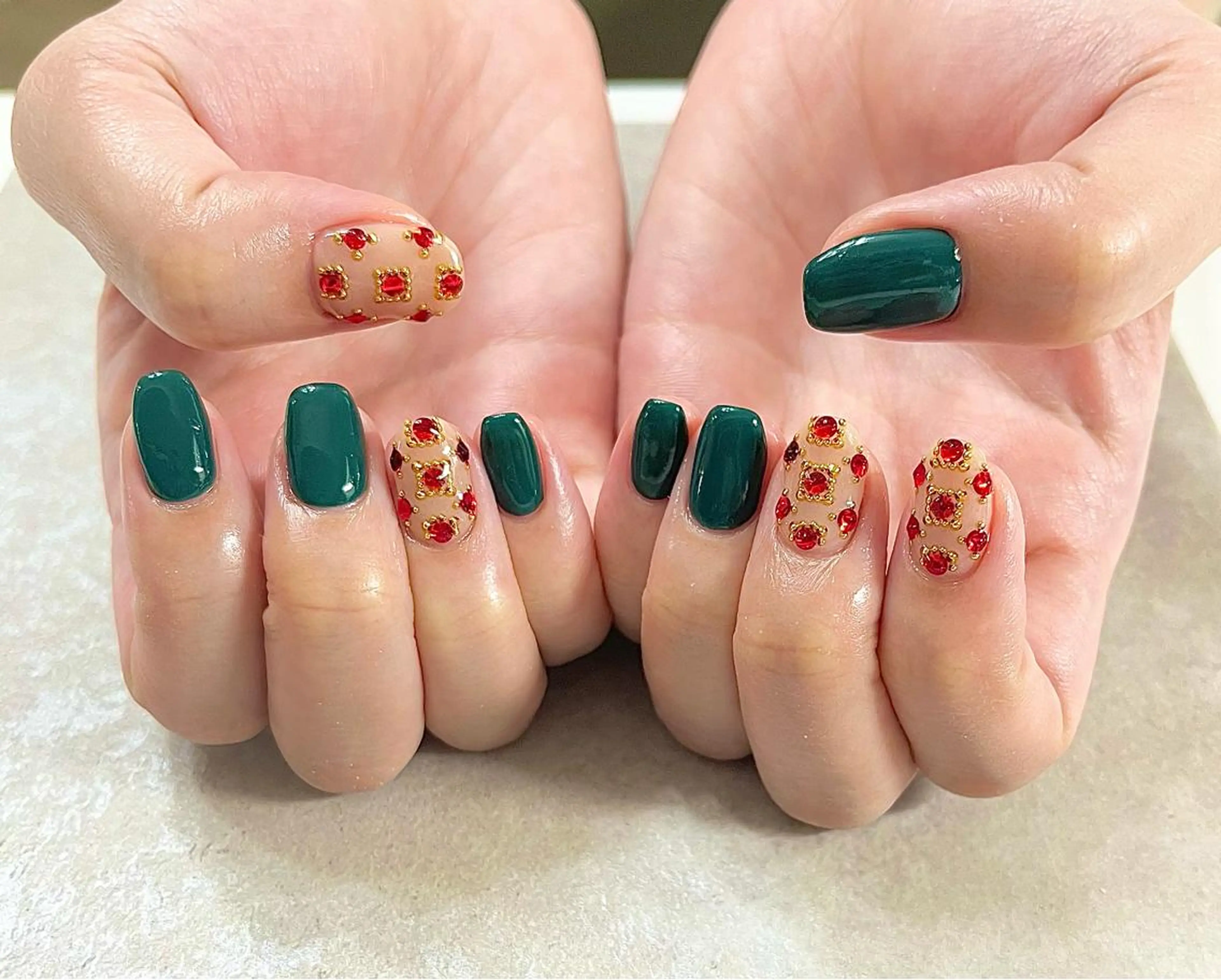 ネイル 持ち込み ハンドネイル nailsalonMIR所属・ネイルサロン ミールのネイルデザイン
