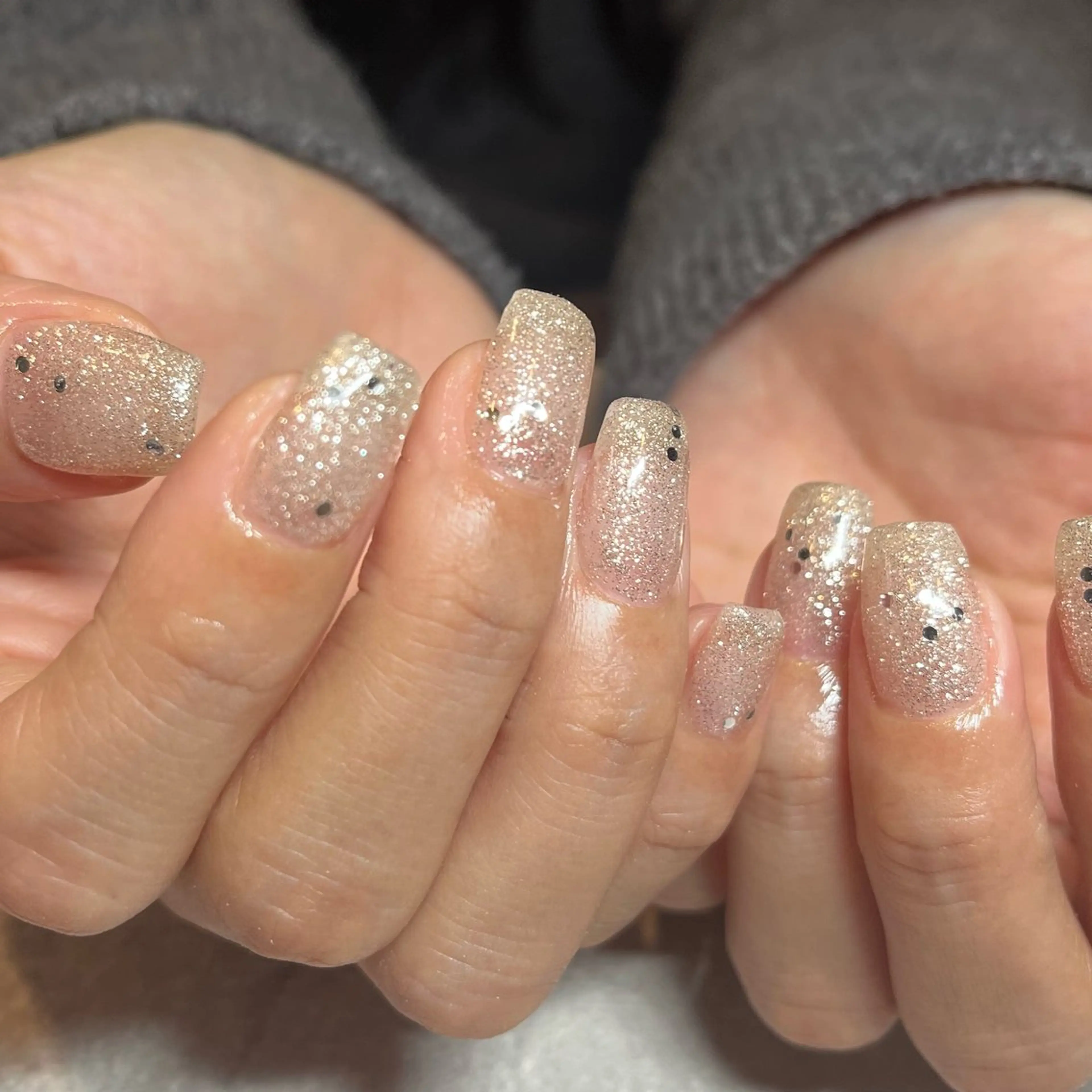 ネイル フラッシュネイル グリーン ホログラムネイル キラキラネイル ラメ(グリッター) ハンドネイル share salon reir　(ルレイル)所属・rio nailのネイルデザイン