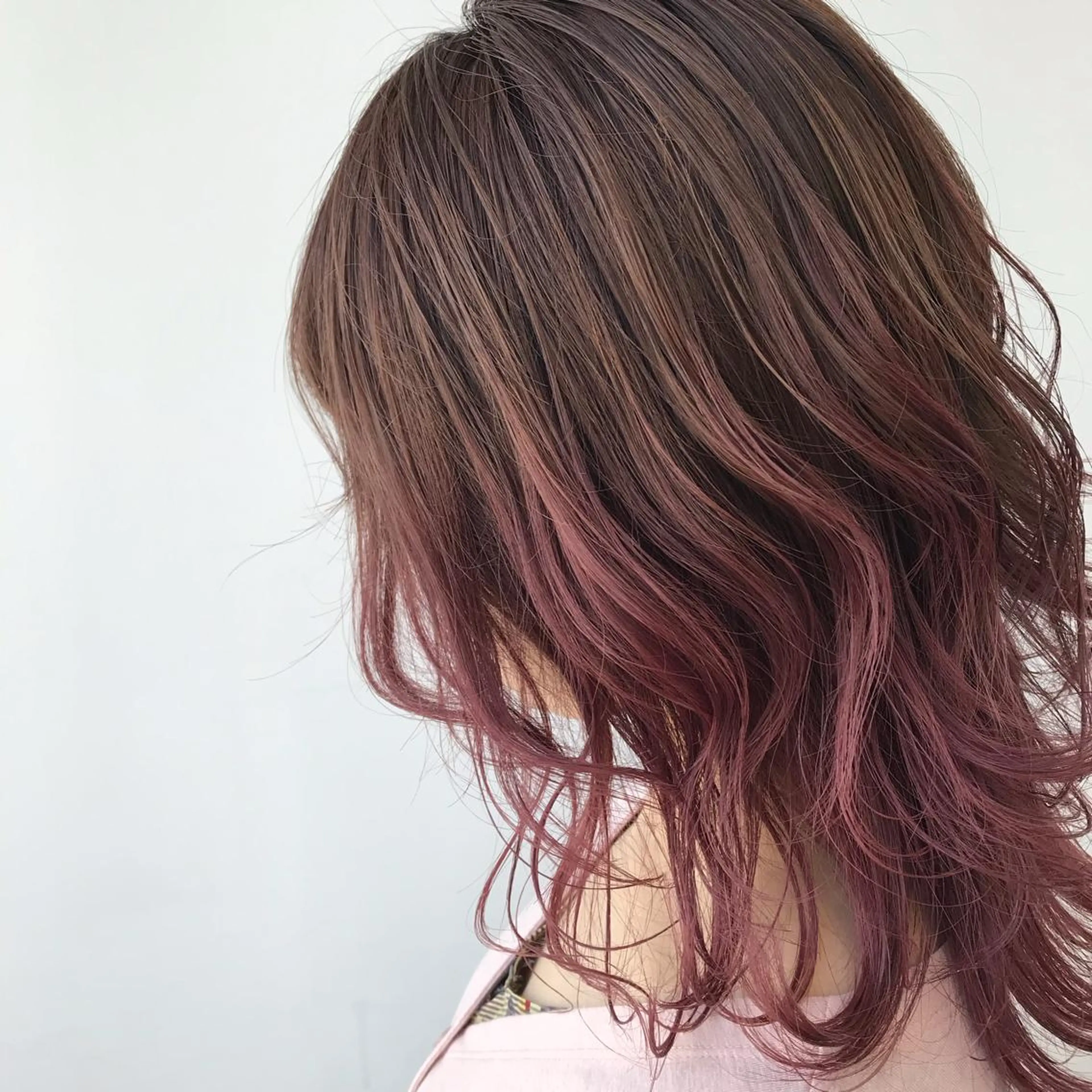 ミディアム カラー グラデーションカラー ピンクカラー momo所属・メンズヘアメイク 🩵Mayuki🩵のヘアスタイル