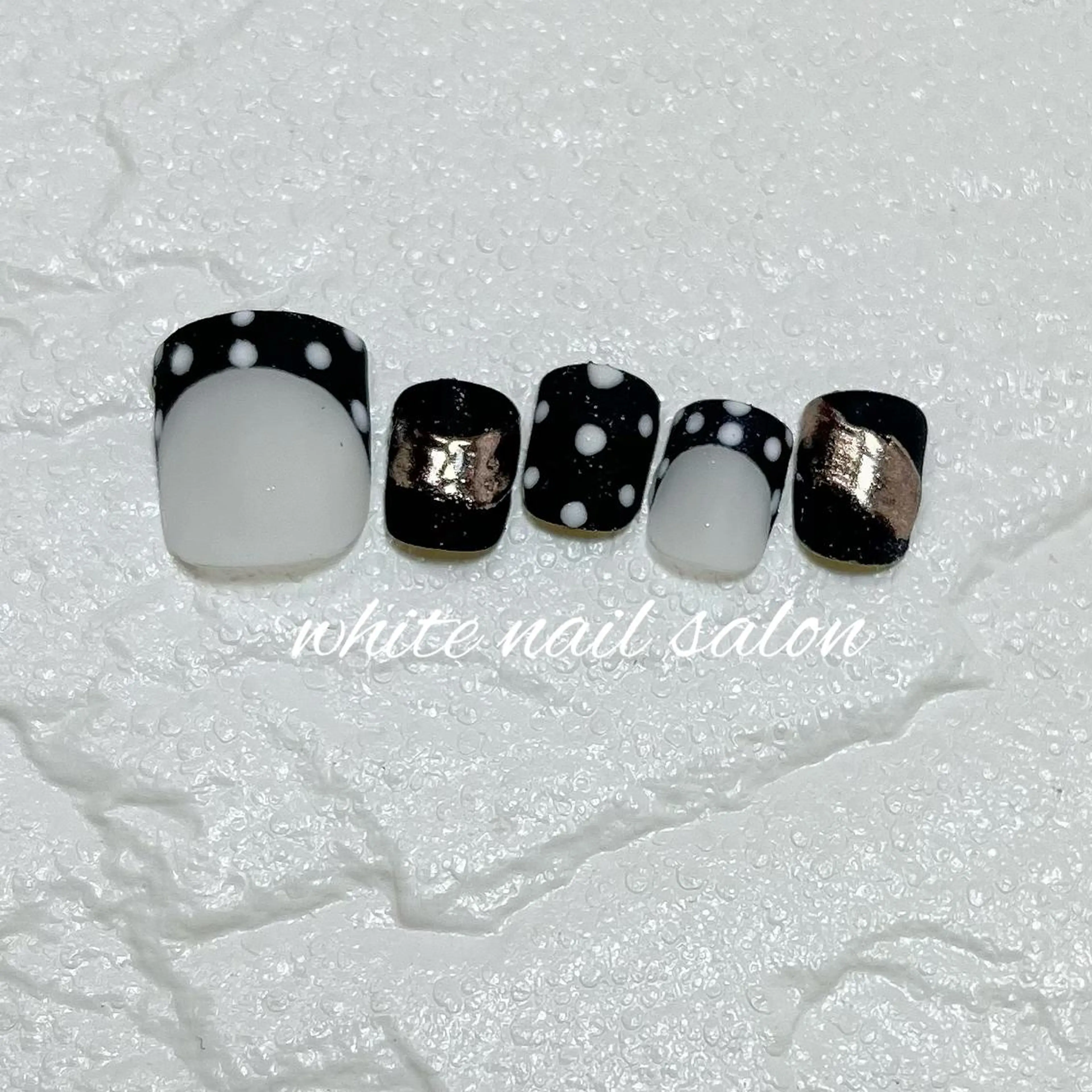 ネイル フットネイル ジェルネイル ハードジェル ラメ(グリッター) 持ち込み フットネイル white nail salonのネイルデザイン