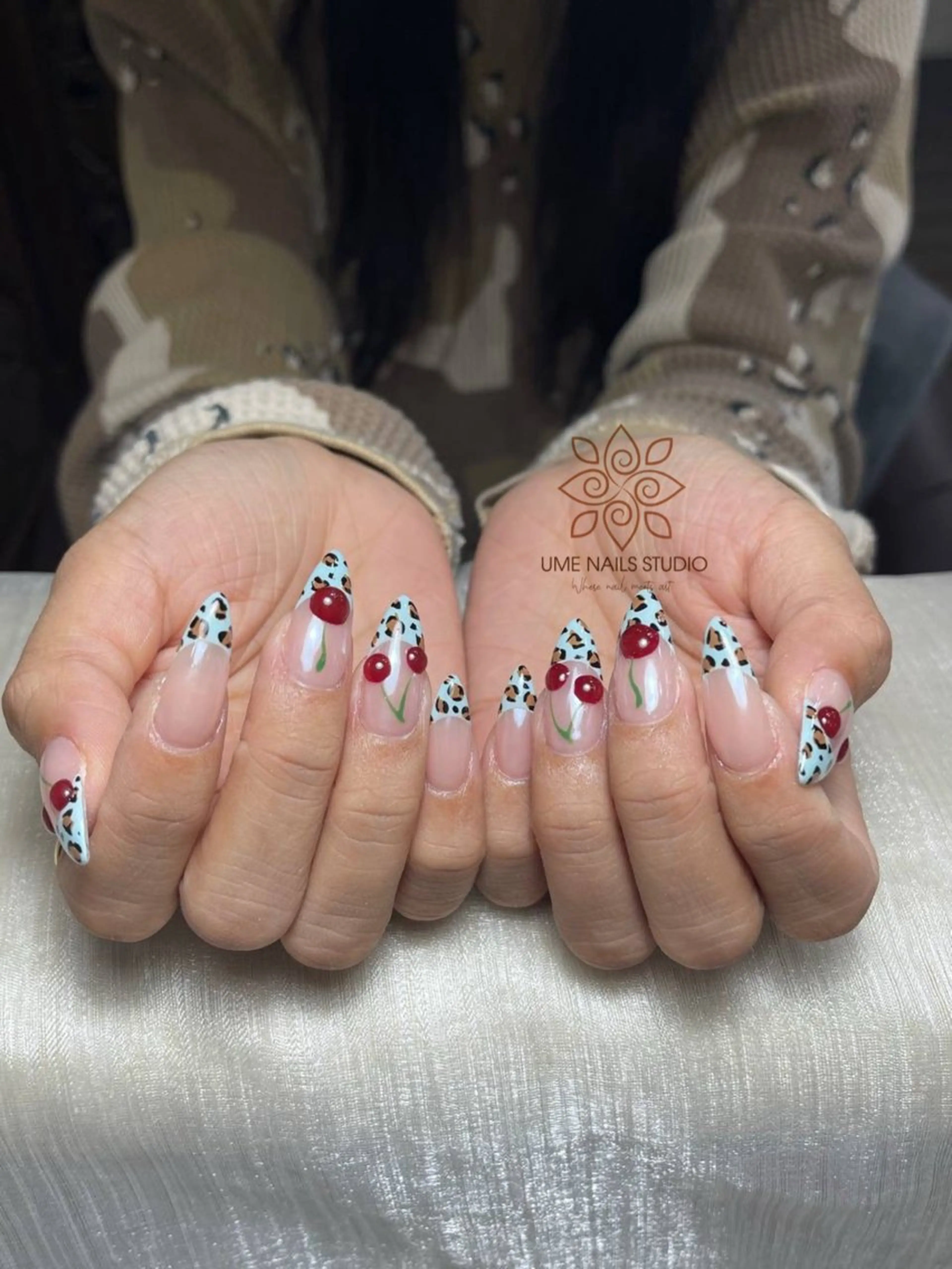 ネイル チークネイル クリアネイル ガーリー キラキラネイル 韓国ネイル ハンドネイル Ume Nail Studioのネイルデザイン